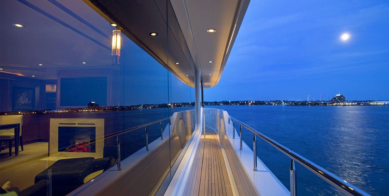 Aboard FAR NIENTE a 131ft (40.01m) luxury motor yacht , built by WESTPORT in 2014