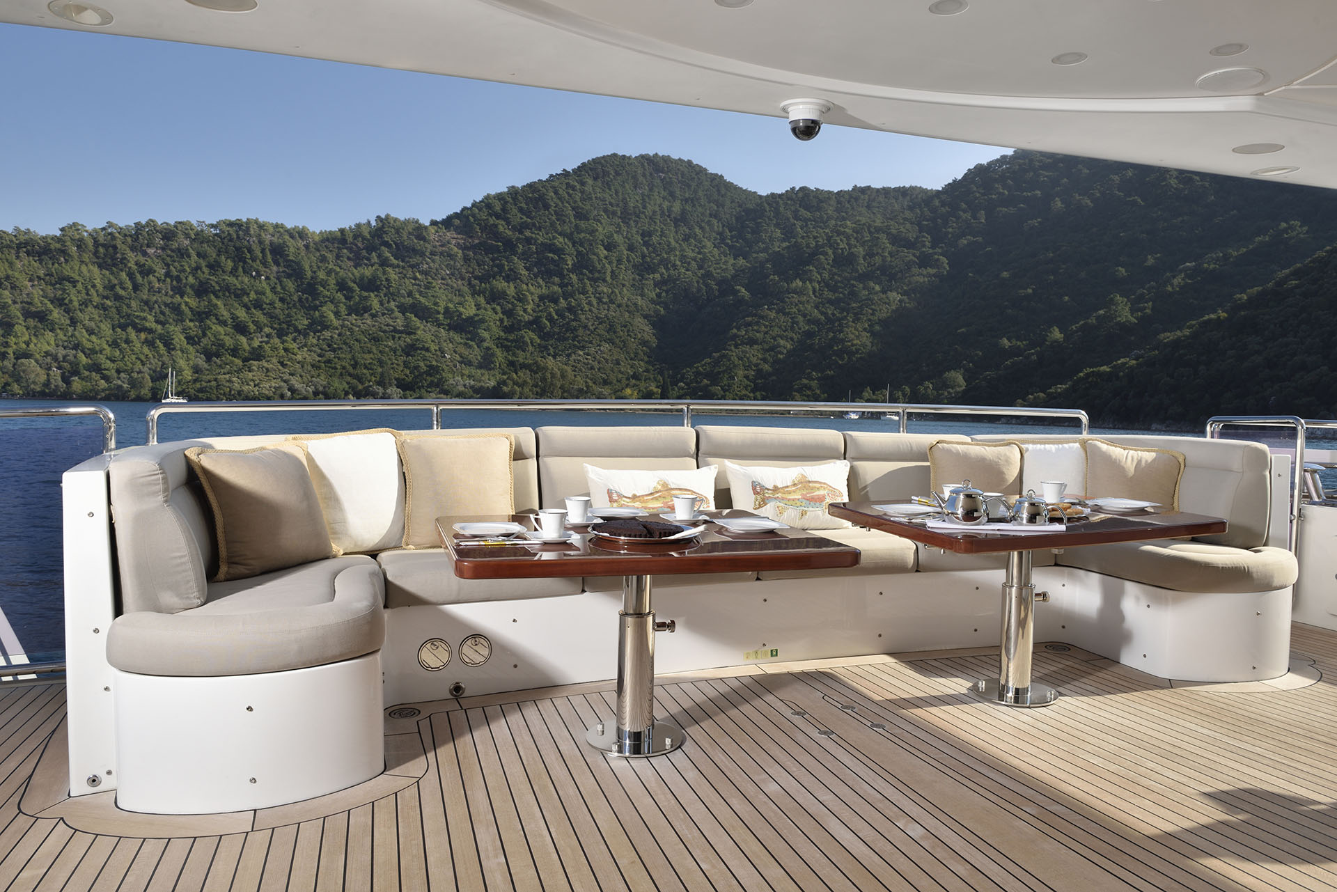 QUEST R motor yacht for Charter by Fraser Yachts, built by BENETTI