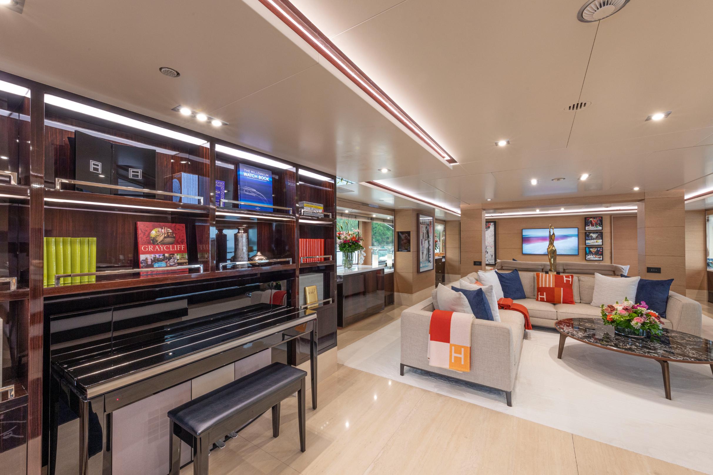 SUR LA MER motor yacht for Sale by Fraser Yachts, built by BENETTI