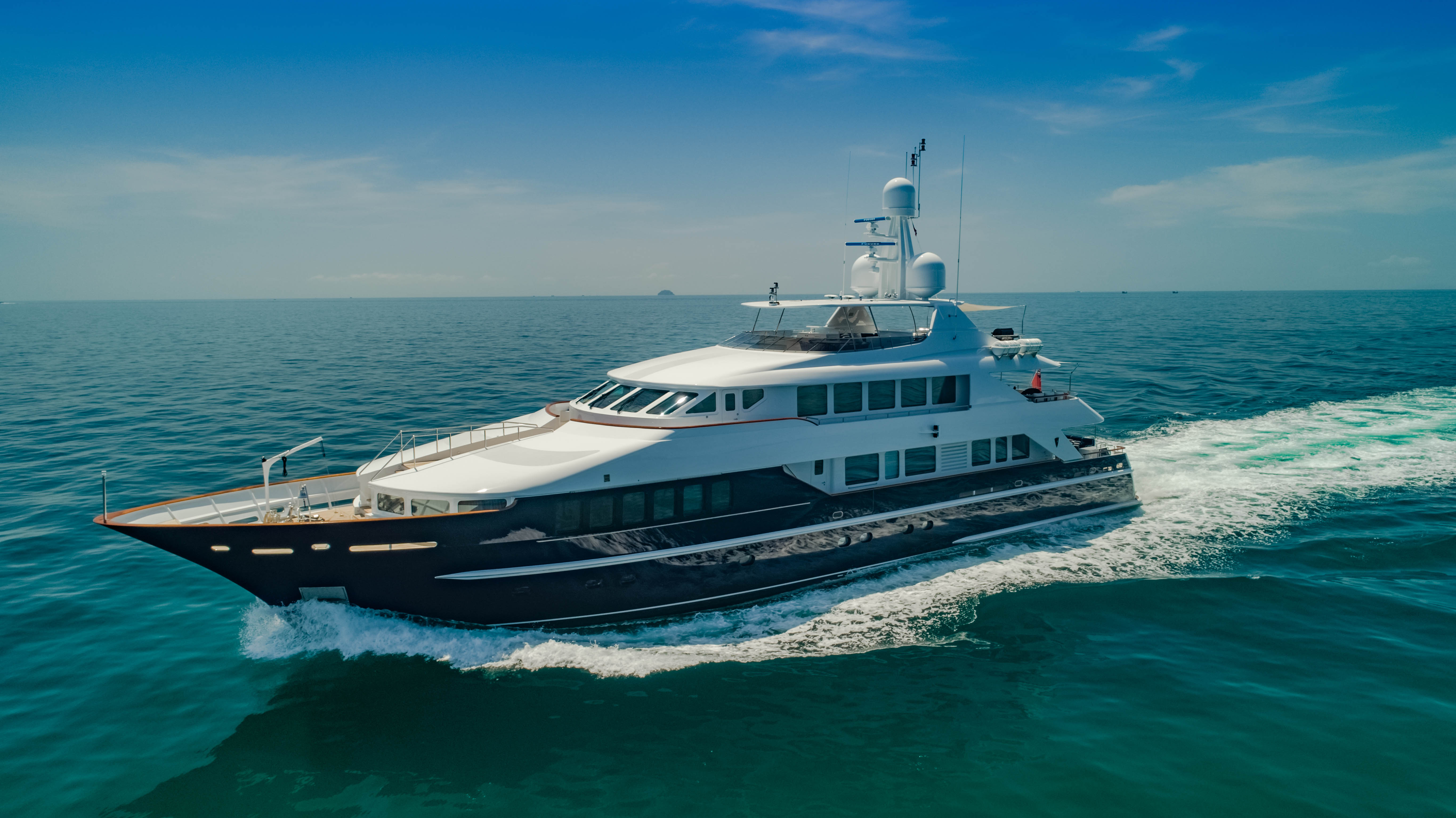 Aboard LADY AZUL a 129ft (39.4m) luxury motor yacht , built by HEESEN in 2001