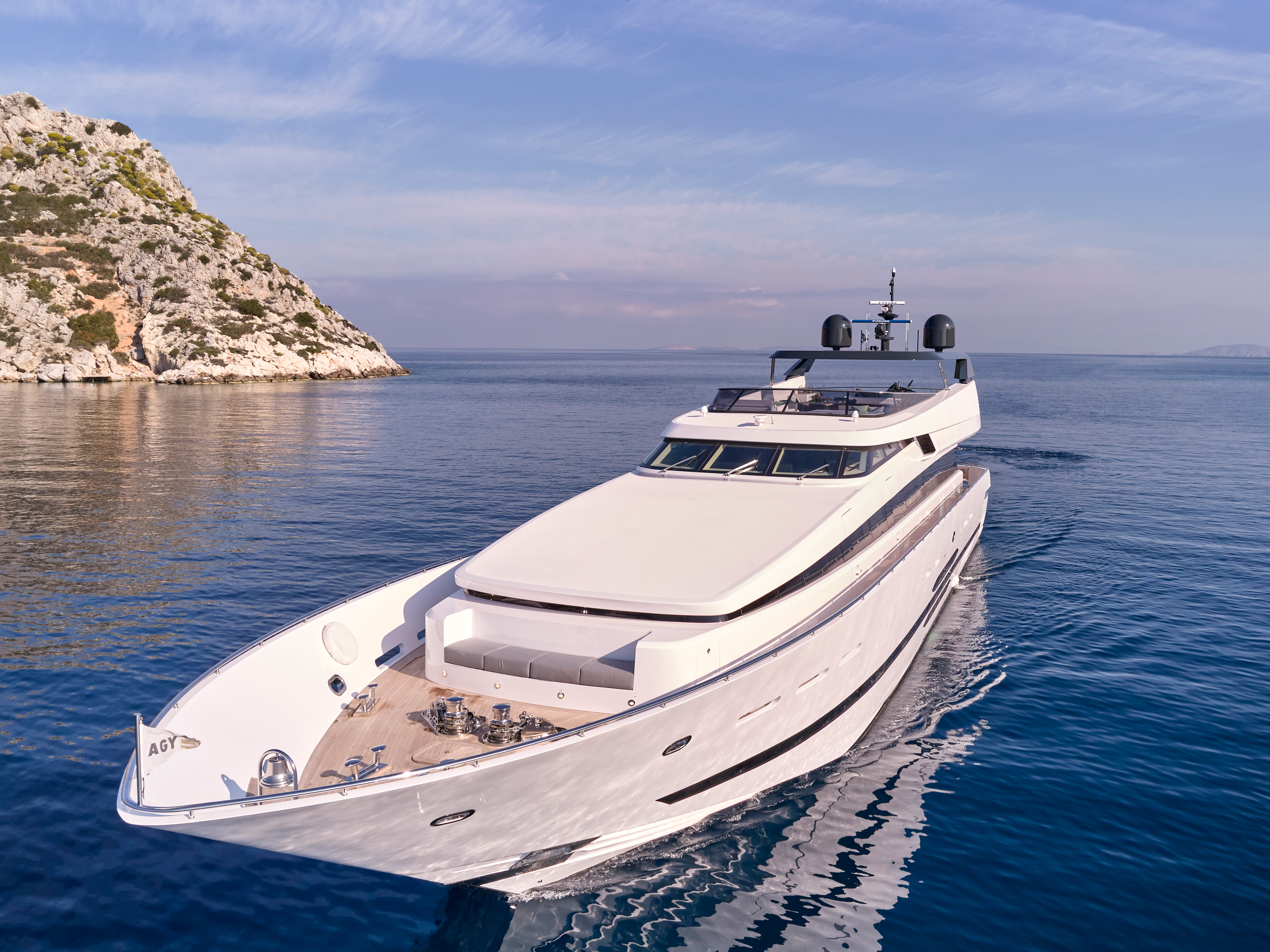 Aboard O'NEIRO a 118ft (36.13m) luxury motor yacht for Charter available with Fraser Yachts, built by GOLDEN YACHTS in 2023