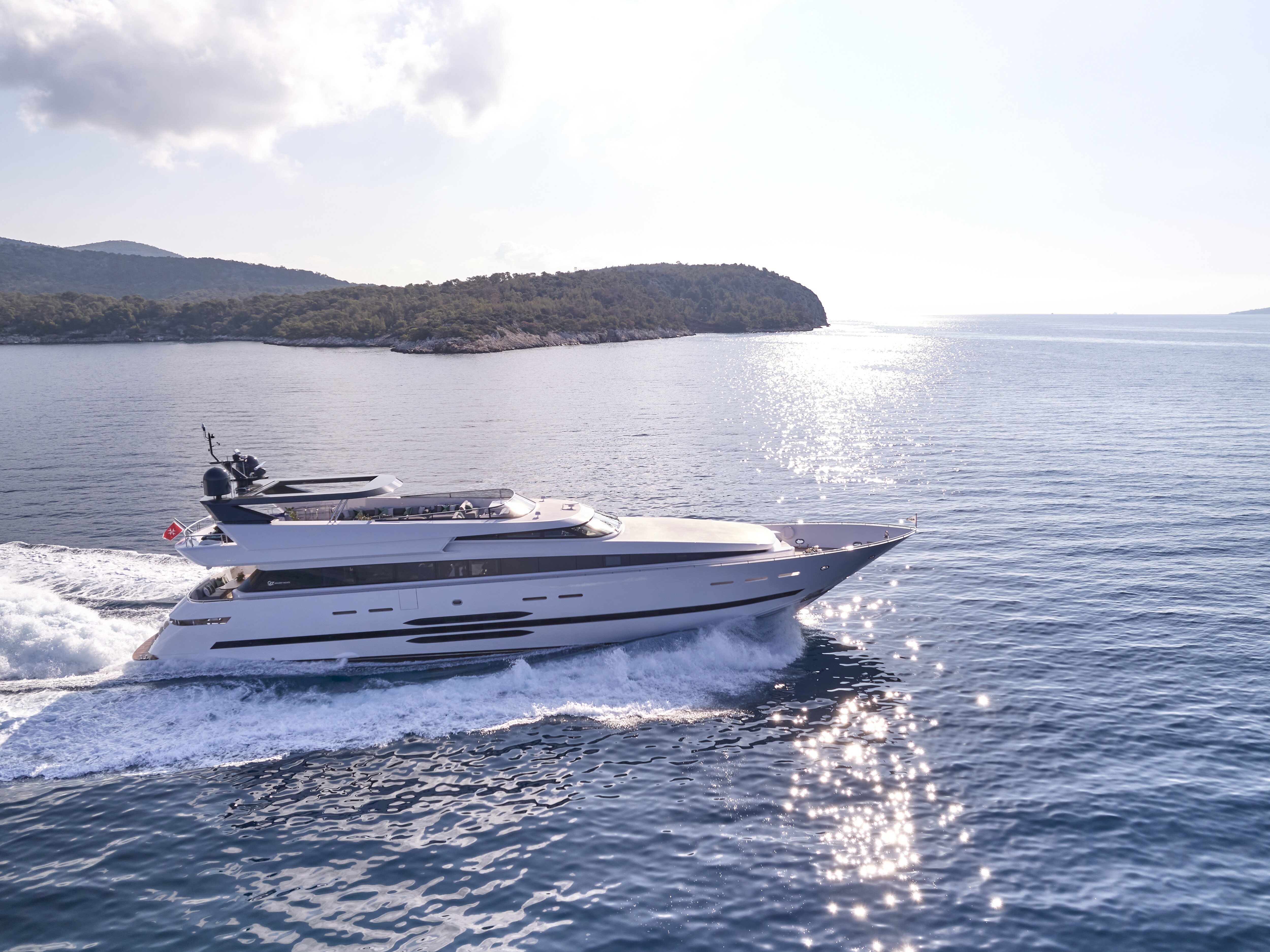 Aboard O'NEIRO a 118ft (36.13m) luxury motor yacht for Charter available with Fraser Yachts, built by GOLDEN YACHTS in 2023