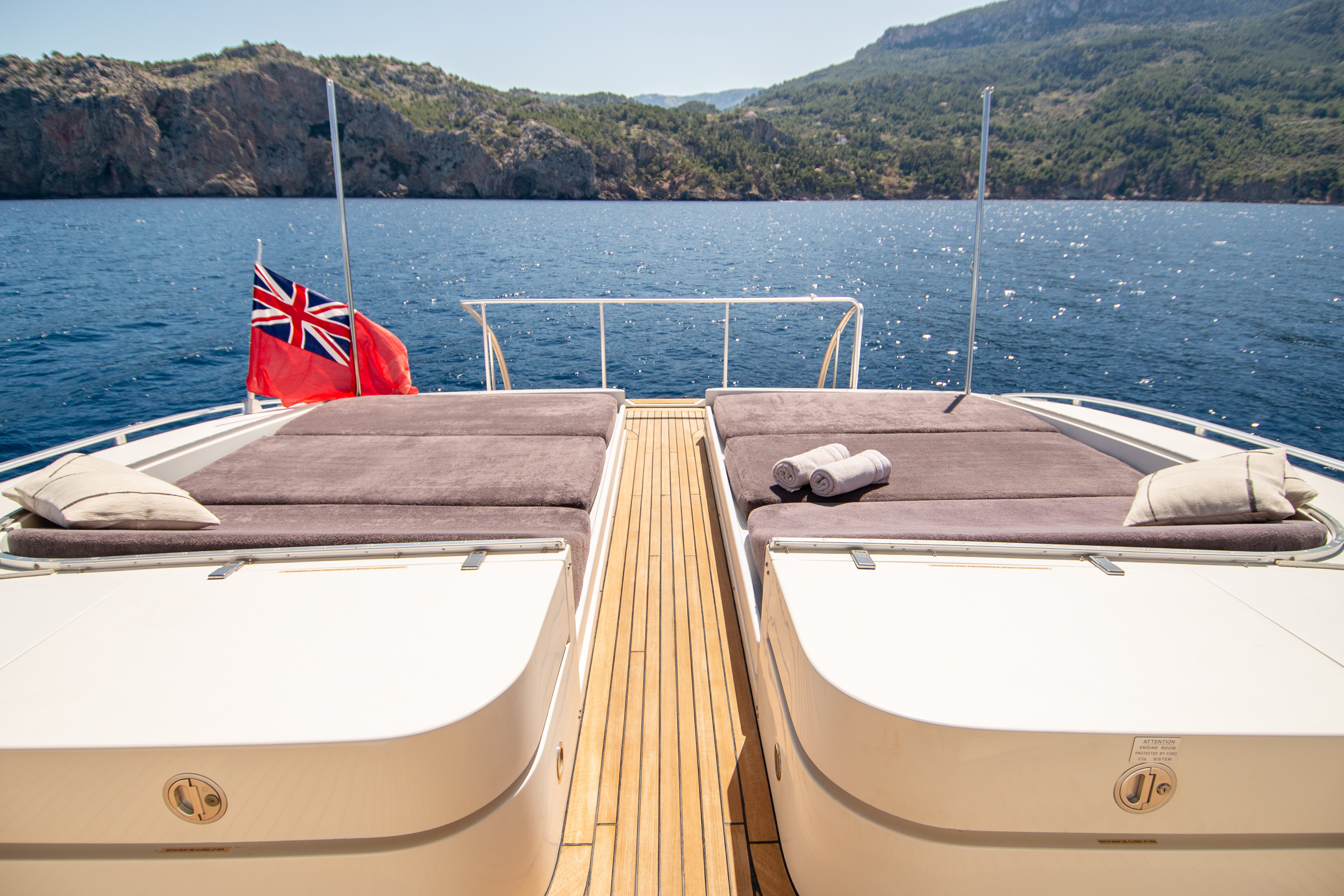 Aboard STARTUP a 86ft (26.44m) luxury motor yacht for Sale available with Fraser Yachts, built by CANTIERE NAVALE ARNO in 1997