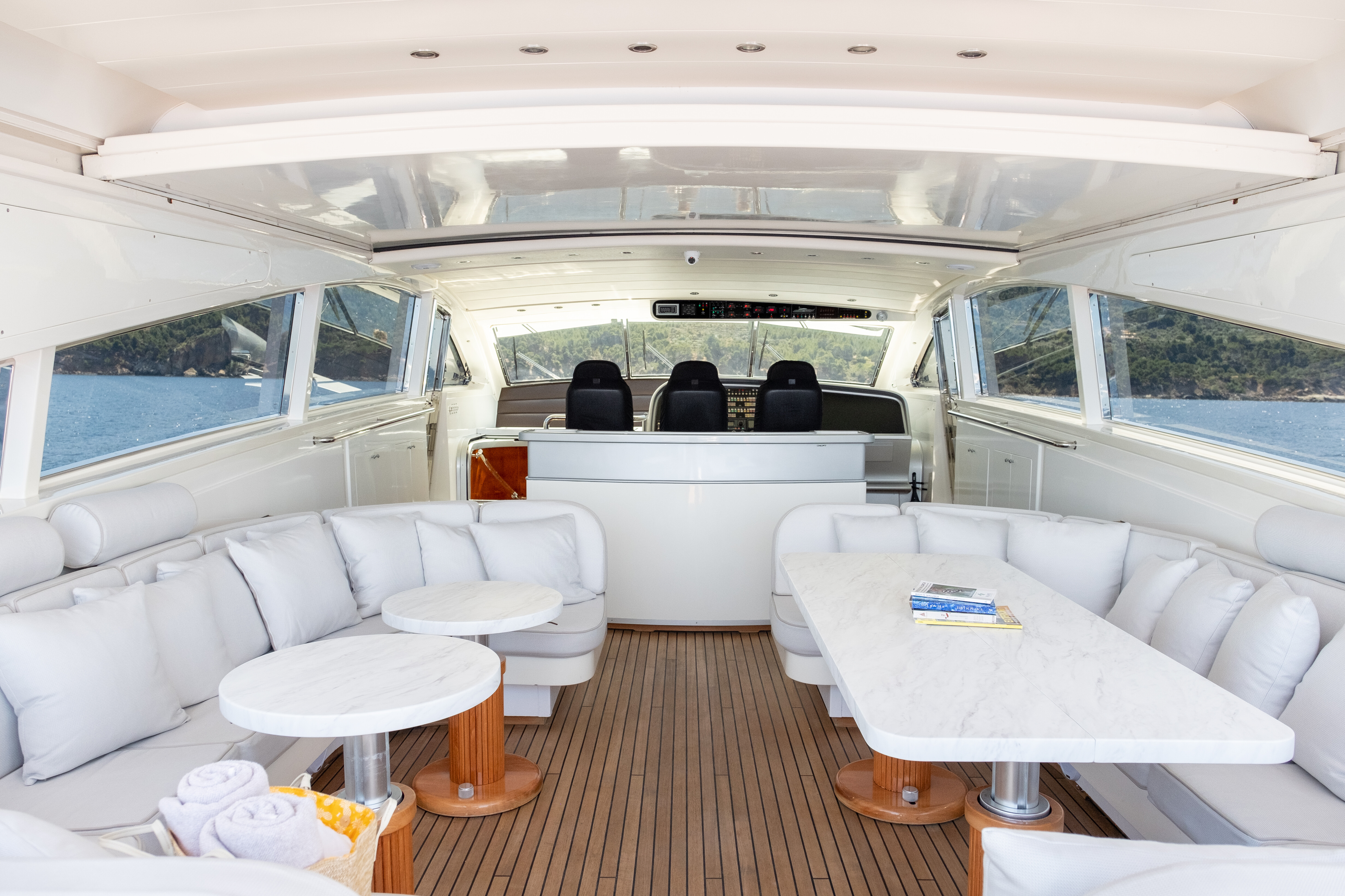 Aboard STARTUP a 86ft (26.44m) luxury motor yacht for Sale available with Fraser Yachts, built by CANTIERE NAVALE ARNO in 1997