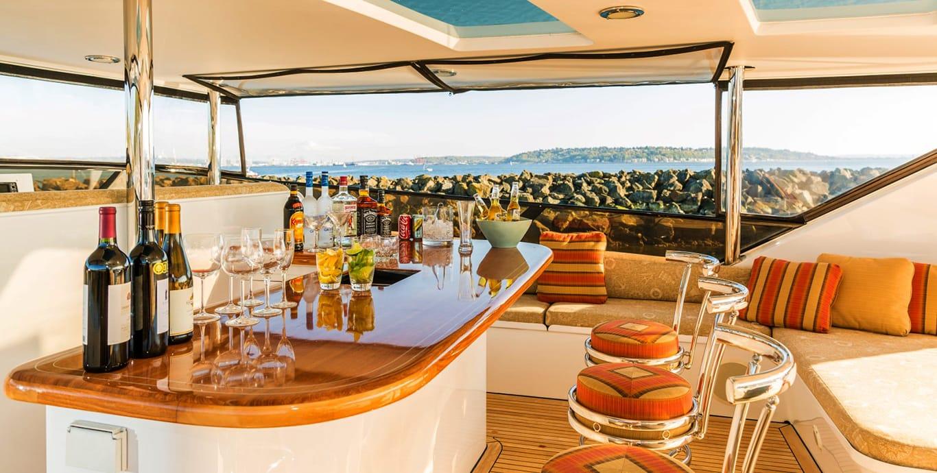 Aboard BLACKWOOD a 103ft (31.39m) luxury motor yacht , built by BROWARD in 1998