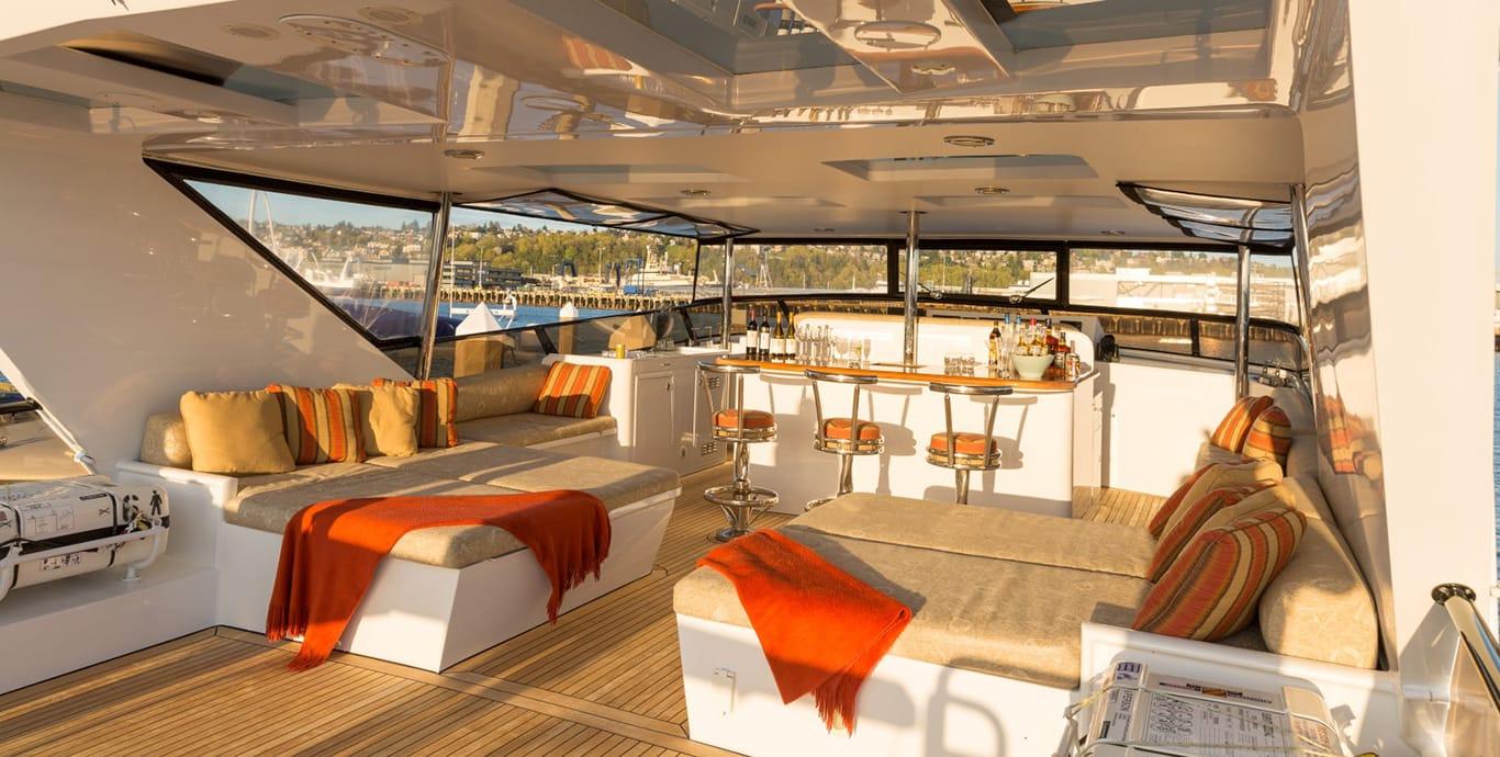 Aboard BLACKWOOD a 103ft (31.39m) luxury motor yacht , built by BROWARD in 1998