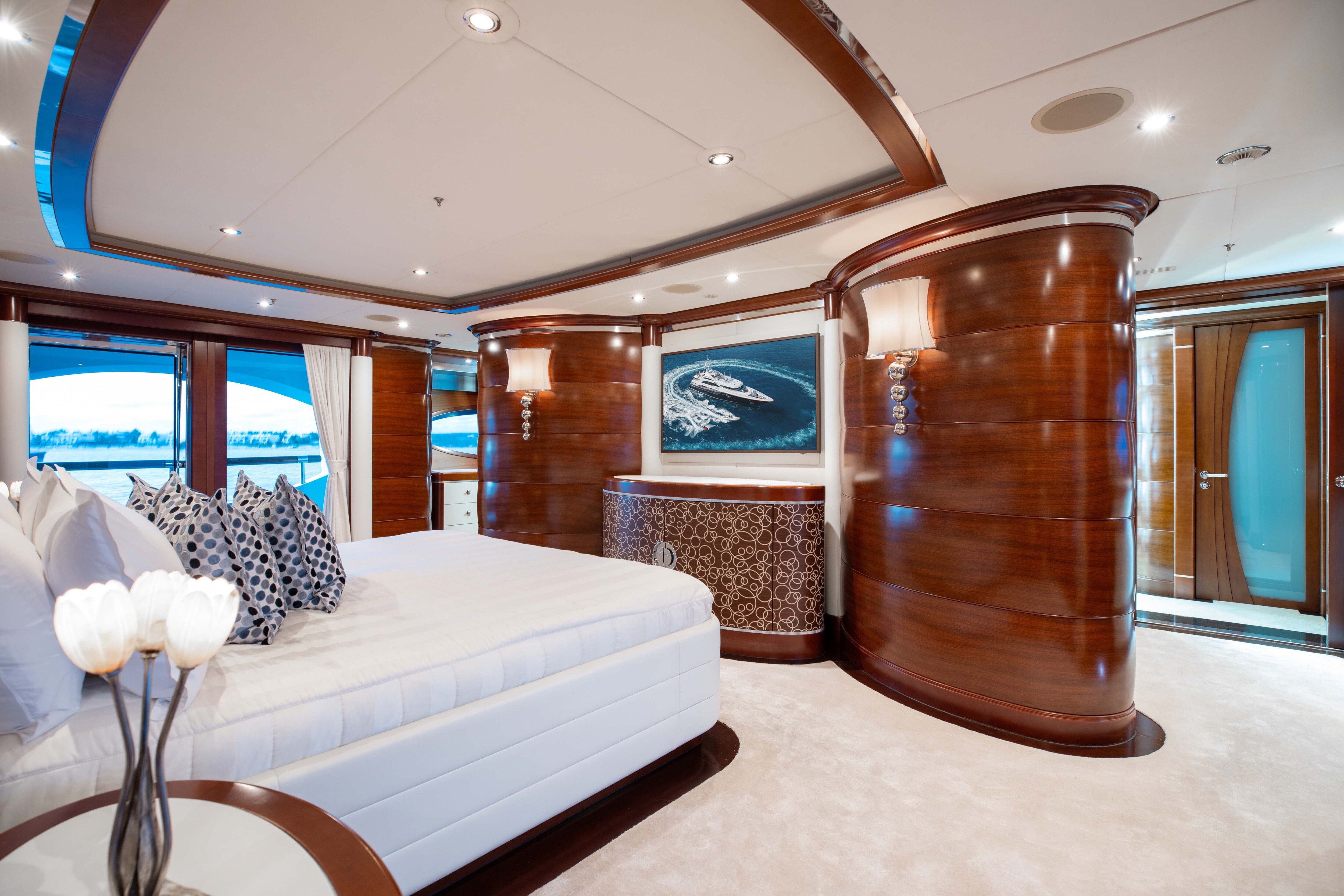 LADY B Yacht For Sale | Fraser