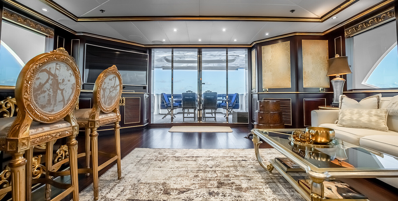 Aboard STATUS QUO a 135ft (41.15m) luxury motor yacht for Sale available with Fraser Yachts, built by HORIZON in 2008