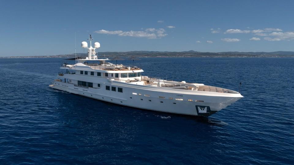 (2) R23 Exterior Running 2-7FH7OtHp.jpg