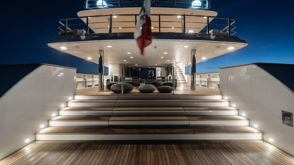 (5) R23 Beach House night-6WgpsCf6.jpg