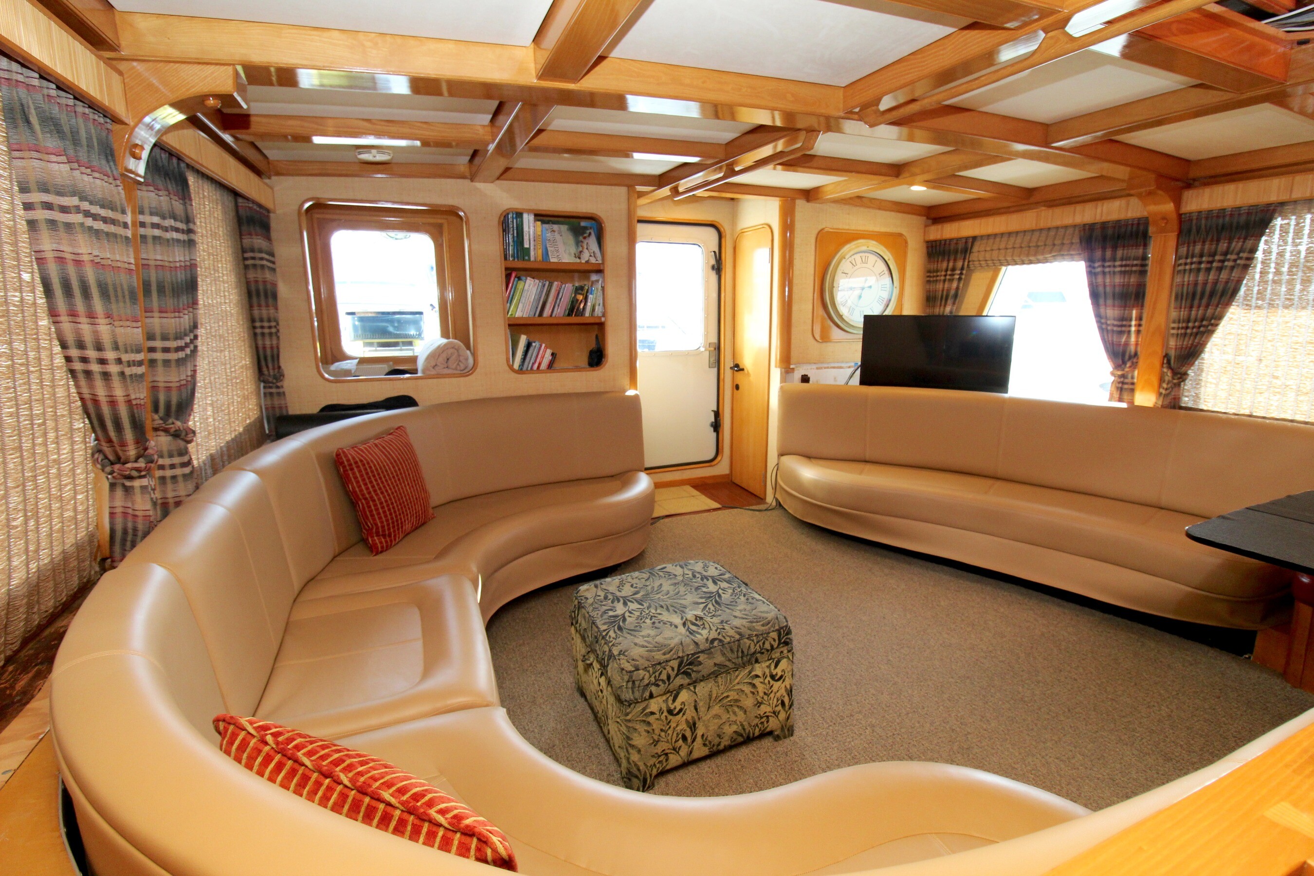 Aboard VOYAGER a 64ft (19.51m) luxury motor yacht , built by SEATON YACHTS in 1990