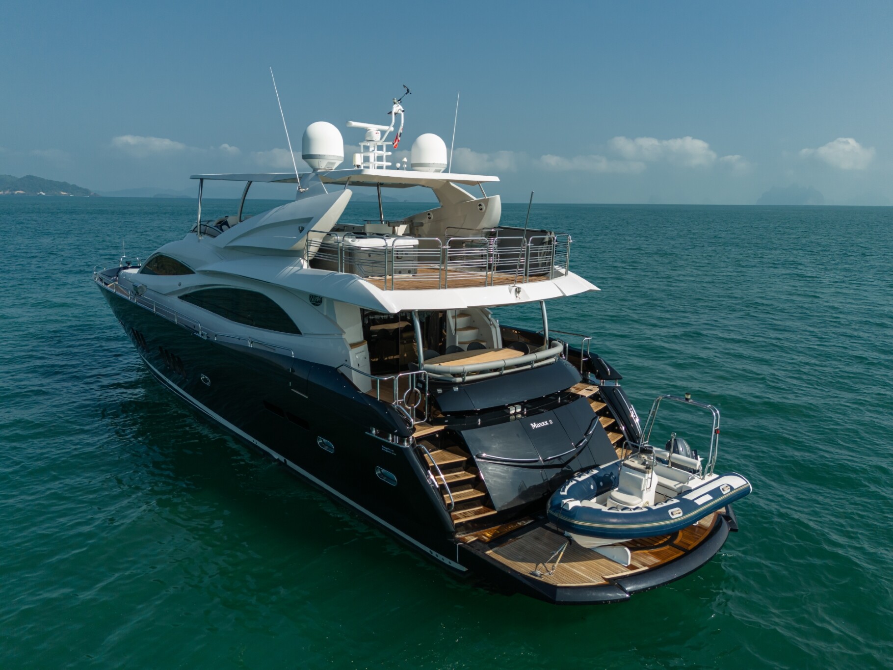 Aboard MAXXX 2 a 91ft (28m) luxury motor yacht for Sale available with Fraser Yachts, built by SUNSEEKER in 2008