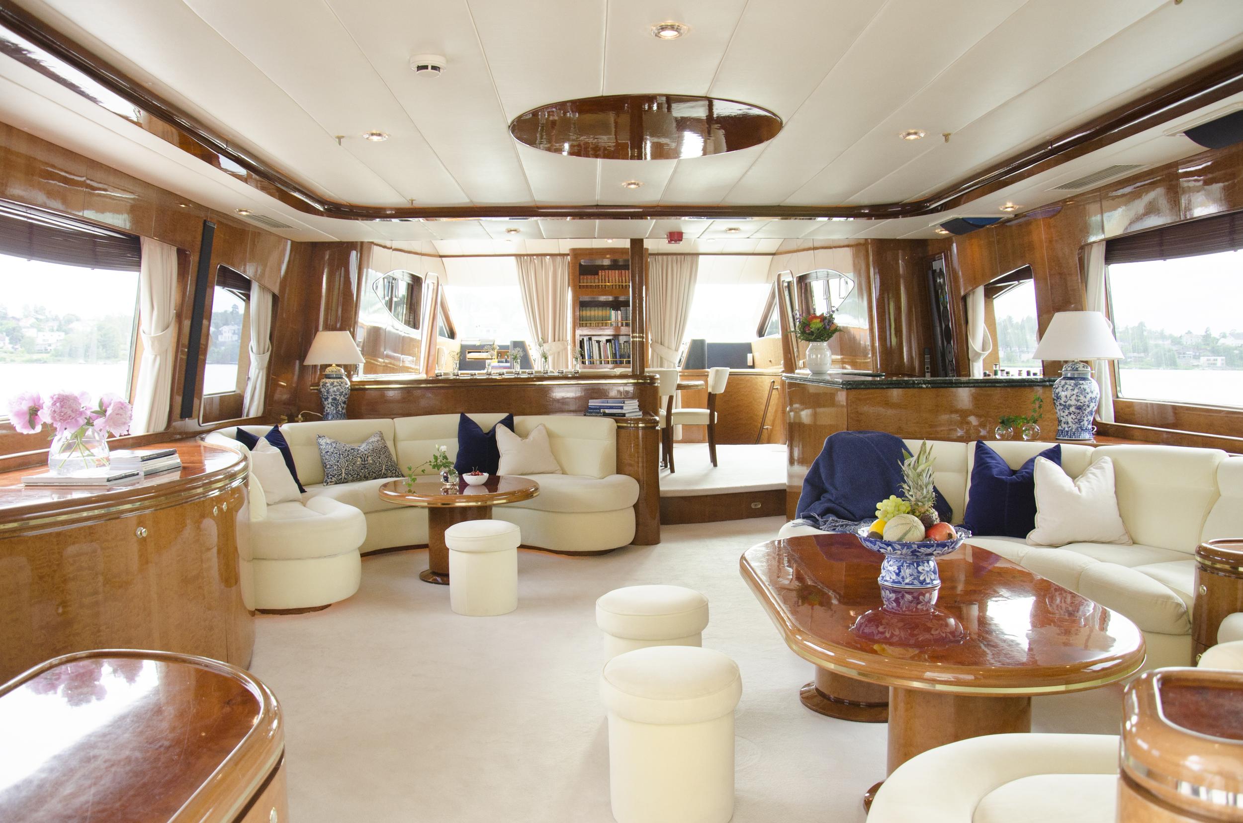 Aboard MALARPRINSESSAN a 78ft (23.85m) luxury motor yacht , built by HORIZON in 2000