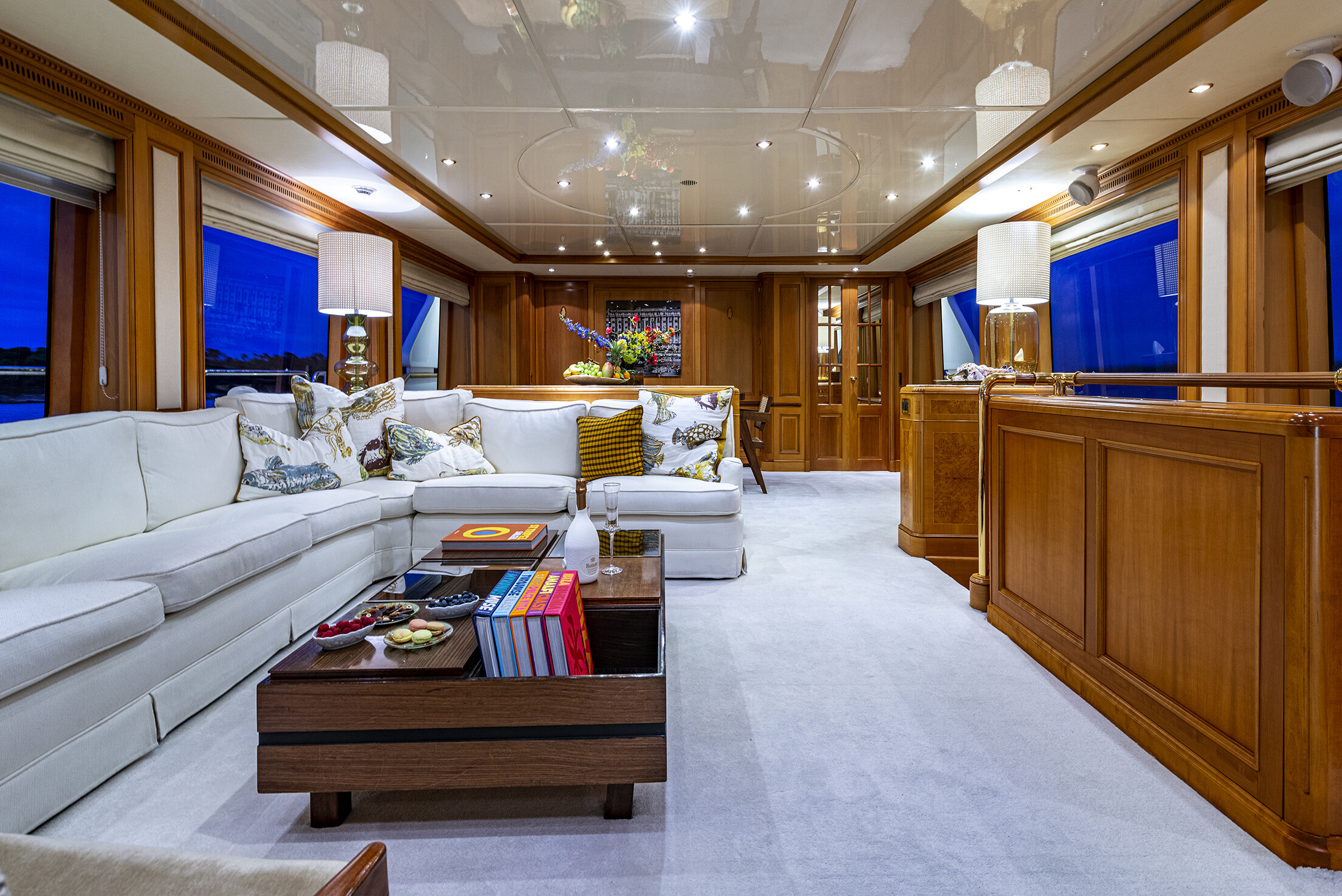 Aboard NEW STAR a 101ft (30.8m) luxury motor yacht , built by BENETTI in 2002