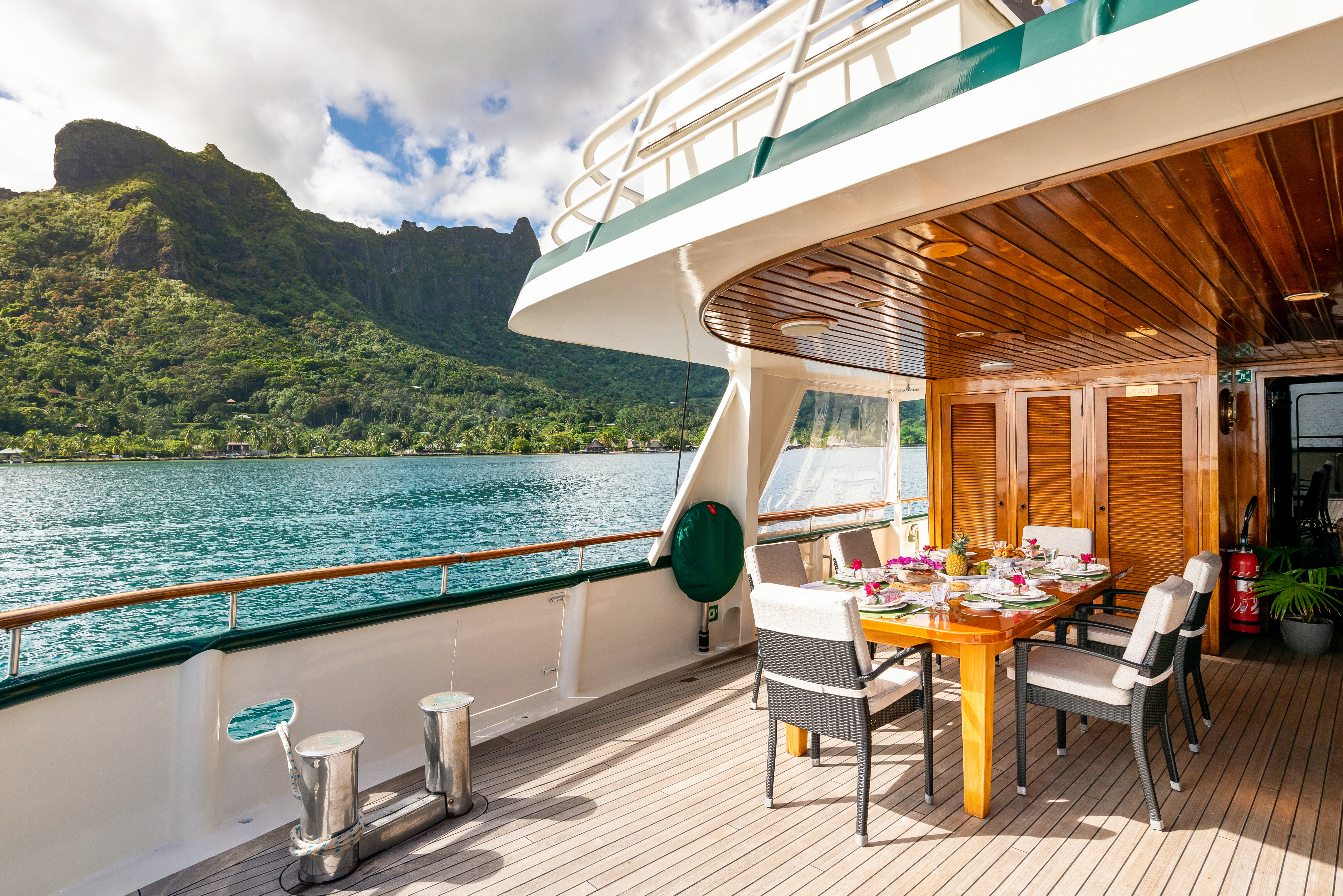 Aboard ASKARI a 107ft (32.89m) luxury motor yacht for Charter available with Fraser Yachts, built by SERMONS in 1971