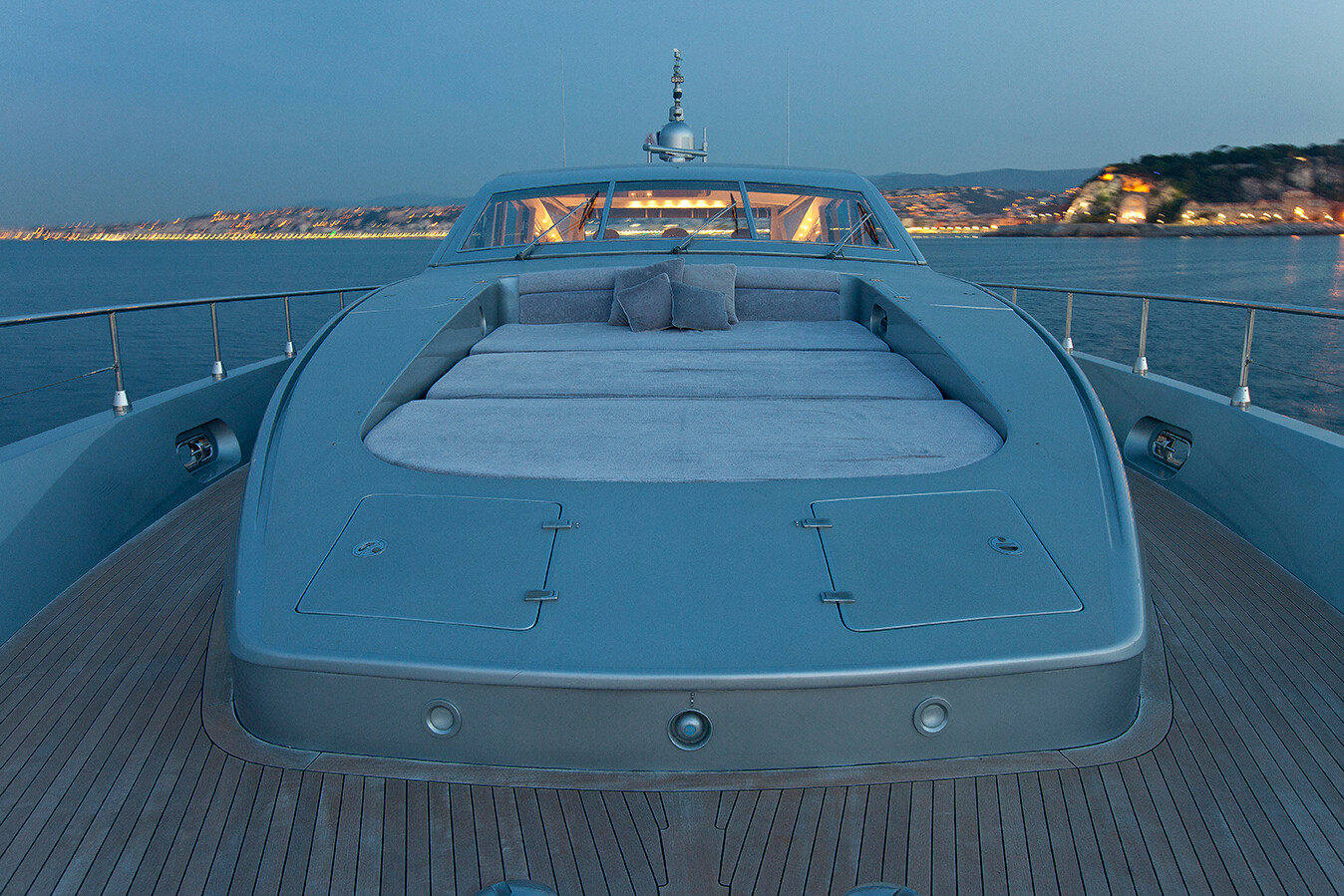 Aboard ZAMBOANGA a 88ft (27m) luxury motor yacht for Sale available with Fraser Yachts, built by CANTIERE NAVALE ARNO in 2002