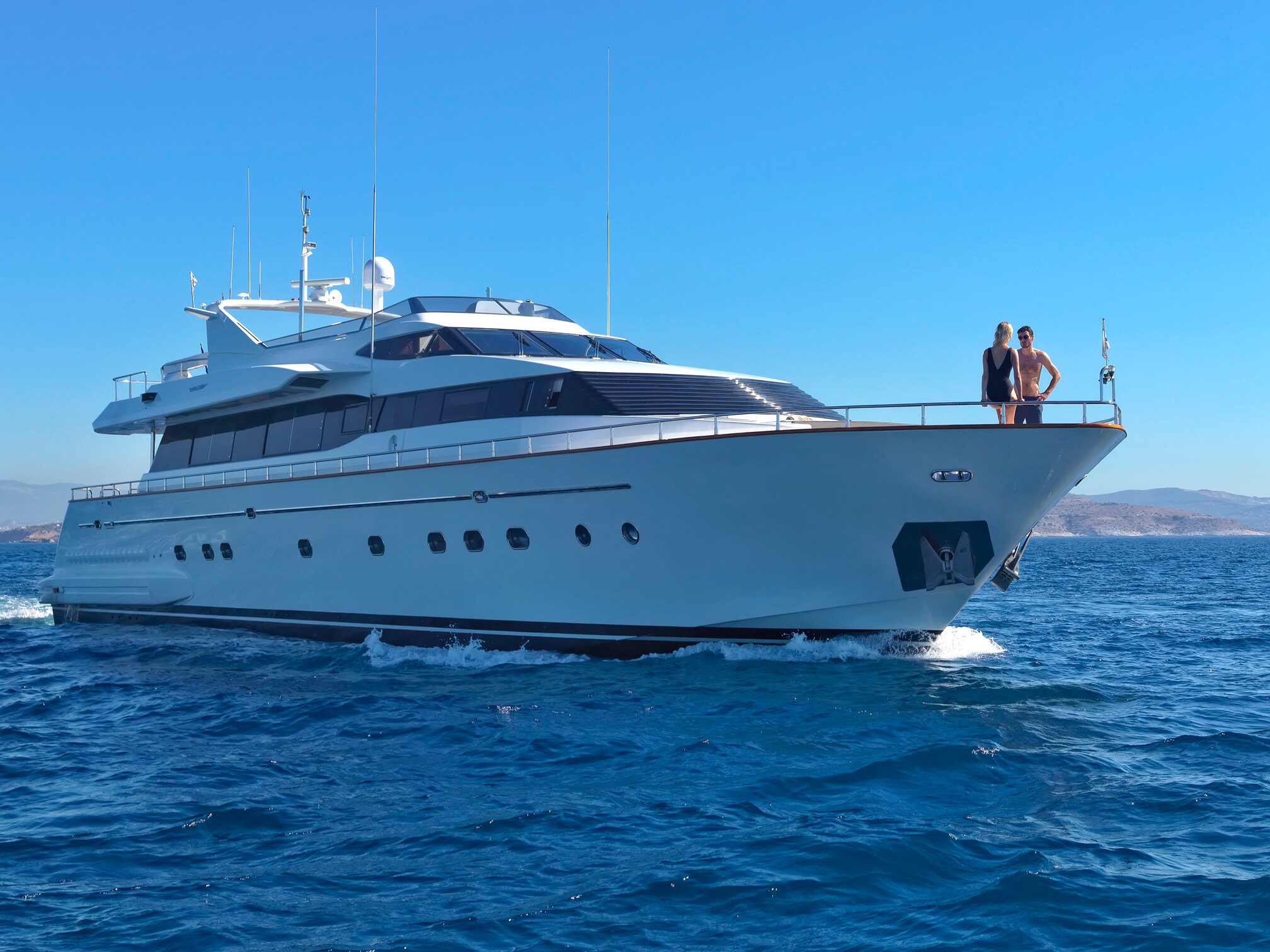 Aboard MANTRA a 100ft (30.7m) luxury motor yacht for Charter available with Fraser Yachts, built by FALCON in 2002