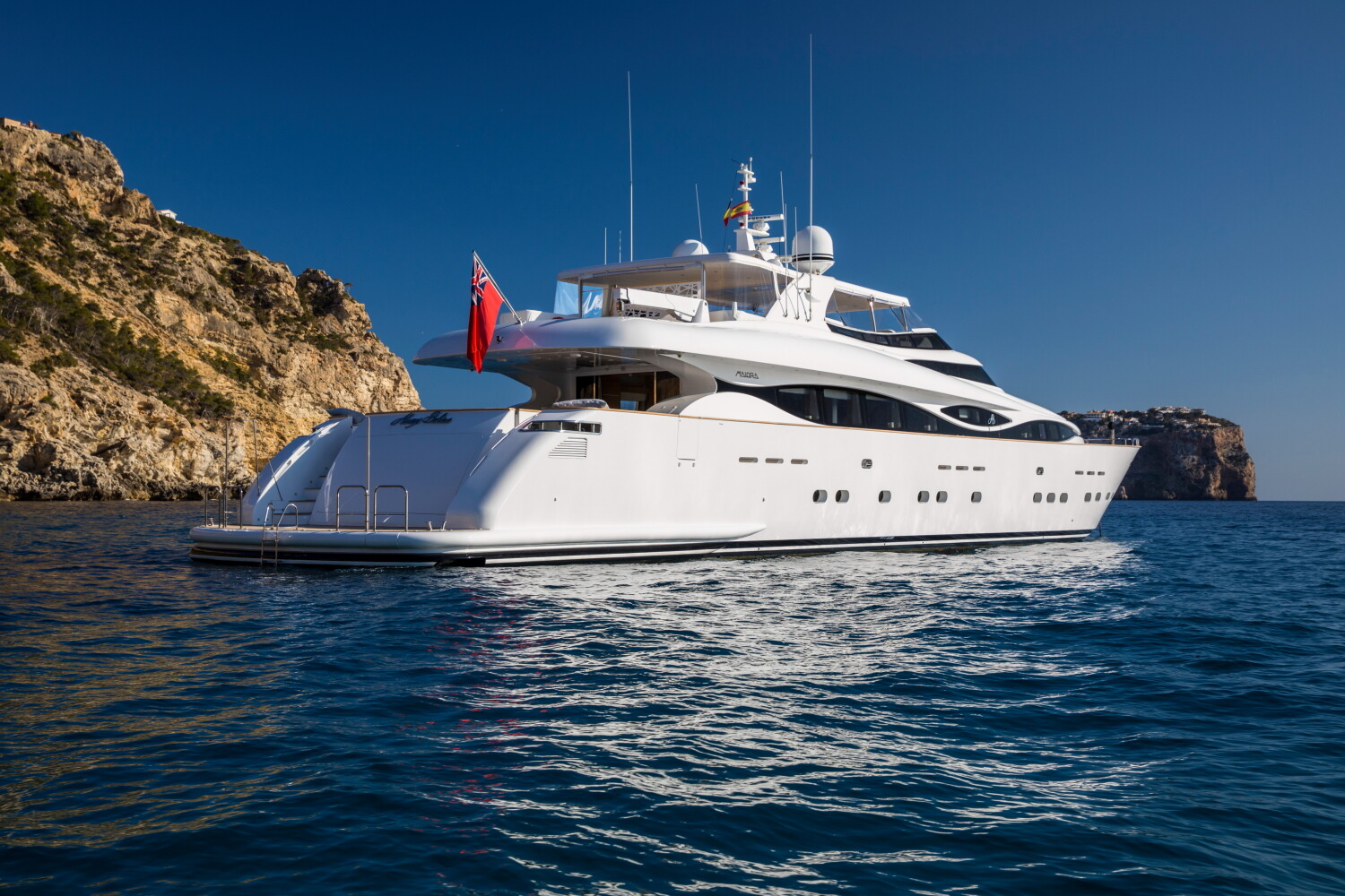 Aboard ALWAYS BELIEVE a 129ft (39.6m) luxury motor yacht for Charter available with Fraser Yachts, built by MAIORA in 2008