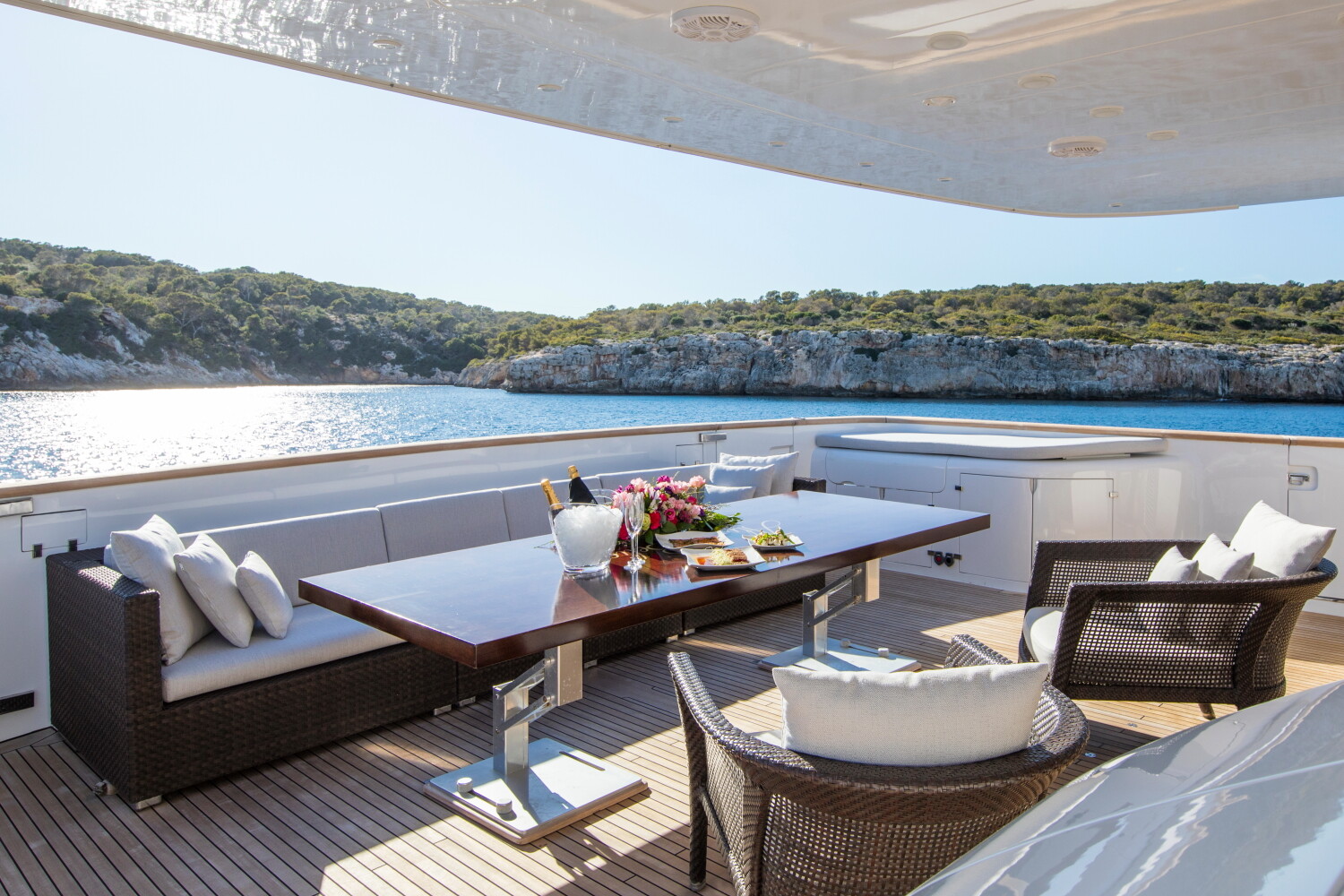 Aboard ALWAYS BELIEVE a 129ft (39.6m) luxury motor yacht for Charter available with Fraser Yachts, built by MAIORA in 2008