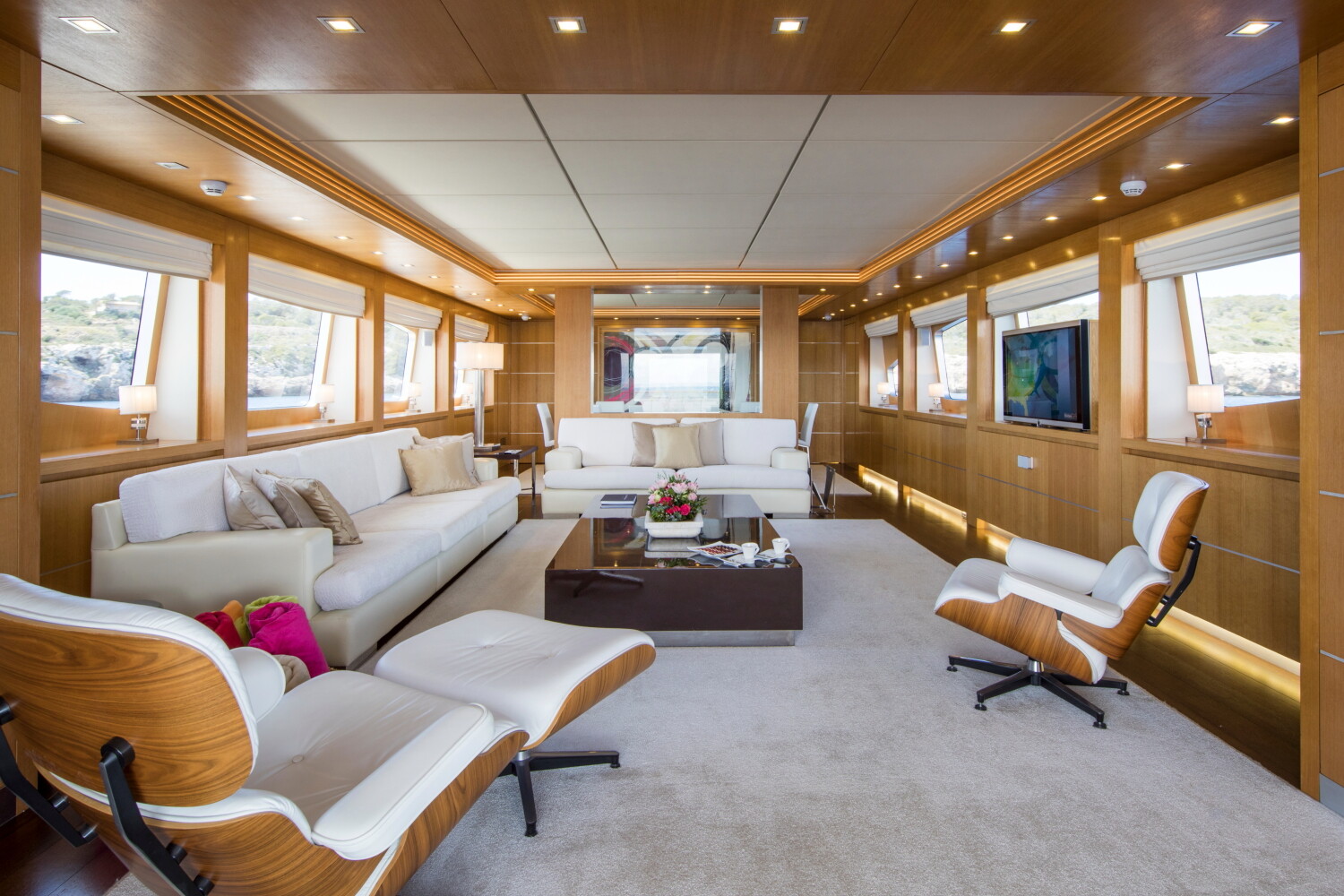 Aboard ALWAYS BELIEVE a 129ft (39.6m) luxury motor yacht for Charter available with Fraser Yachts, built by MAIORA in 2008