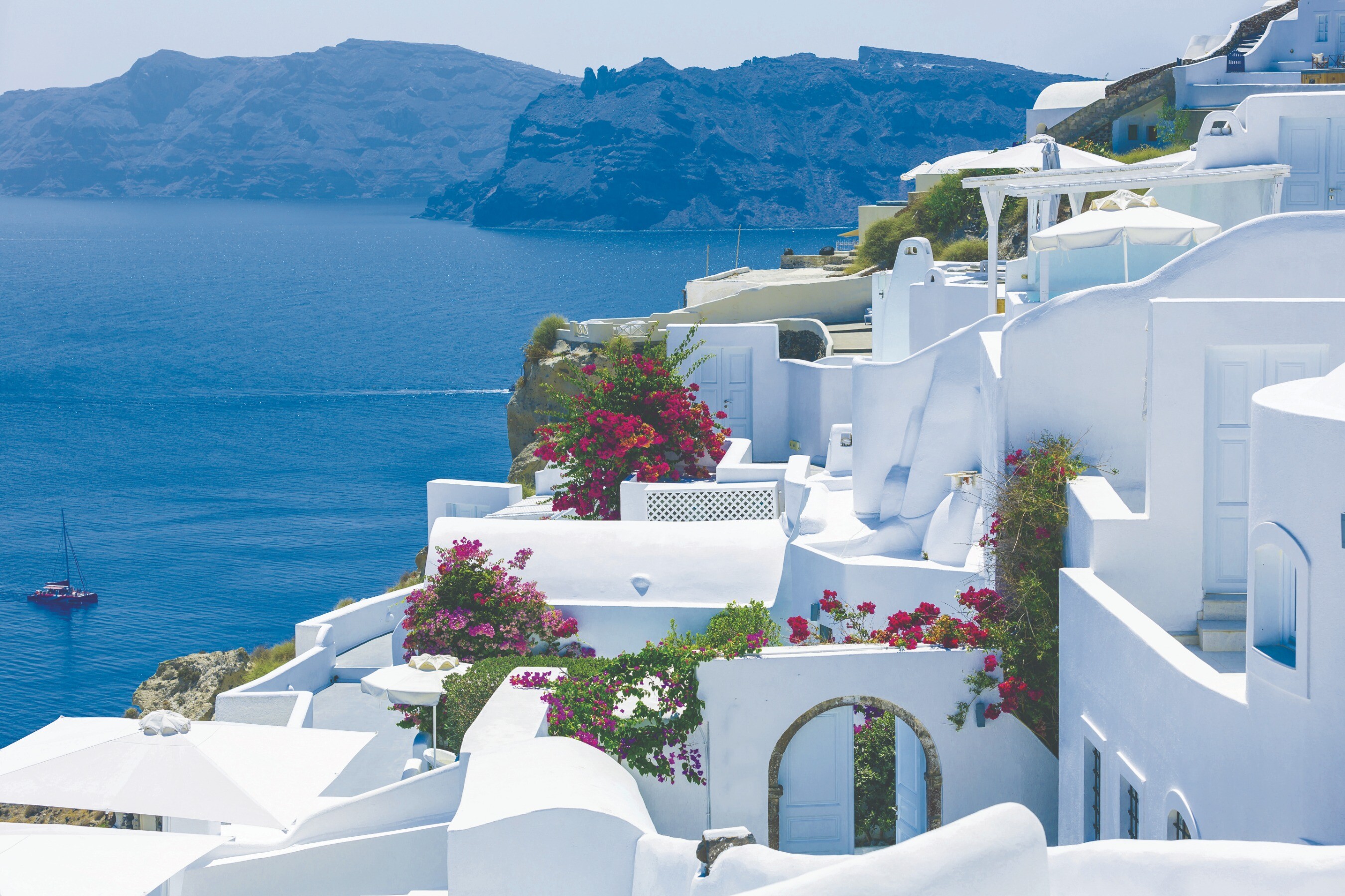Greece_Santorini_490526673-Bw0a0GVu.jpg