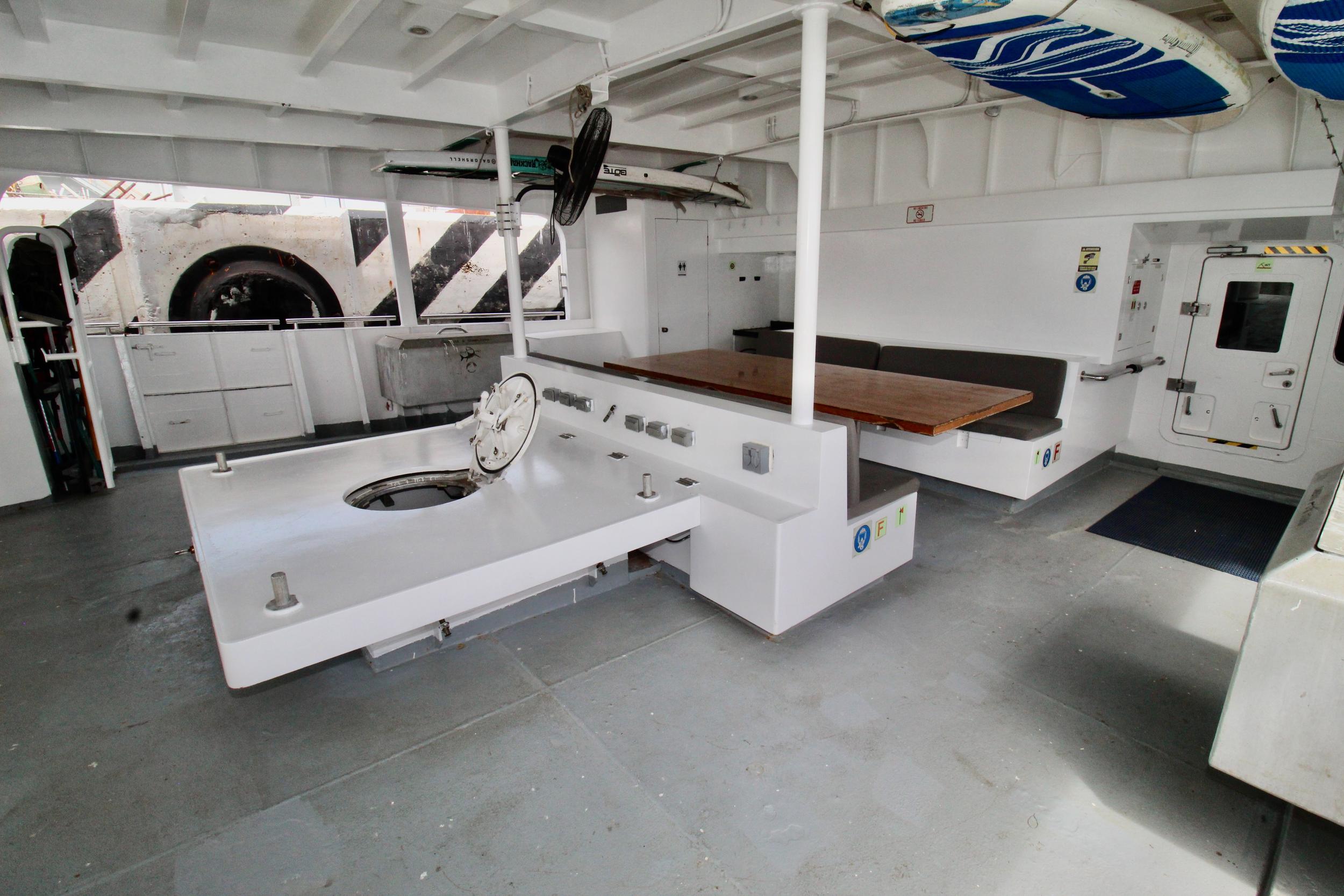 002 Main Deck Aft Settee - SHARKWATER 144' Niigata IMG_0015-5k00q09w.jpeg