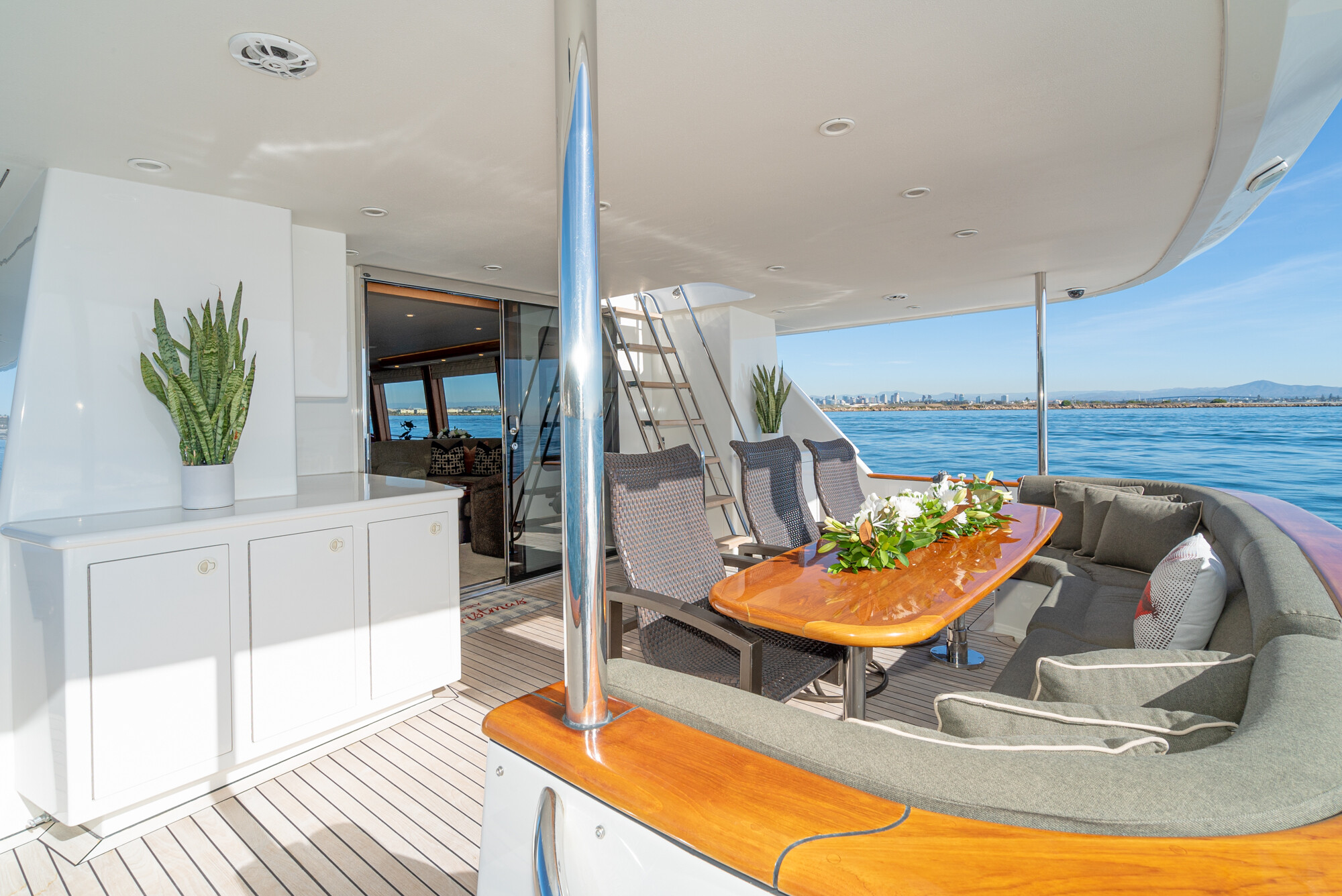 Aboard BESAME a 100ft (30.51m) luxury motor yacht for Sale available with Fraser Yachts, built by NORTHSTAR YACHTS in 2002