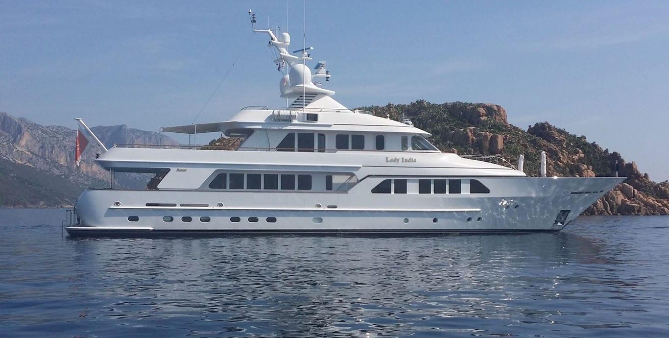 Aboard LUCKY US a 136ft (41.55m) luxury motor yacht , built by FEADSHIP in 2003