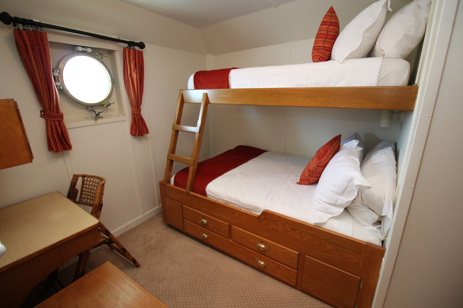 BEAUPORT Yacht Fraser