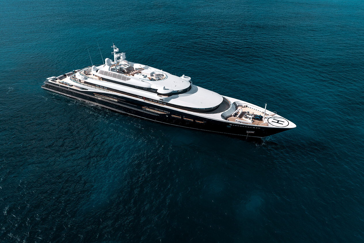 Aboard CARINTHIA VII a 318ft (97.2m) luxury motor yacht for Charter available with Fraser Yachts, built by LüRSSEN in 2002