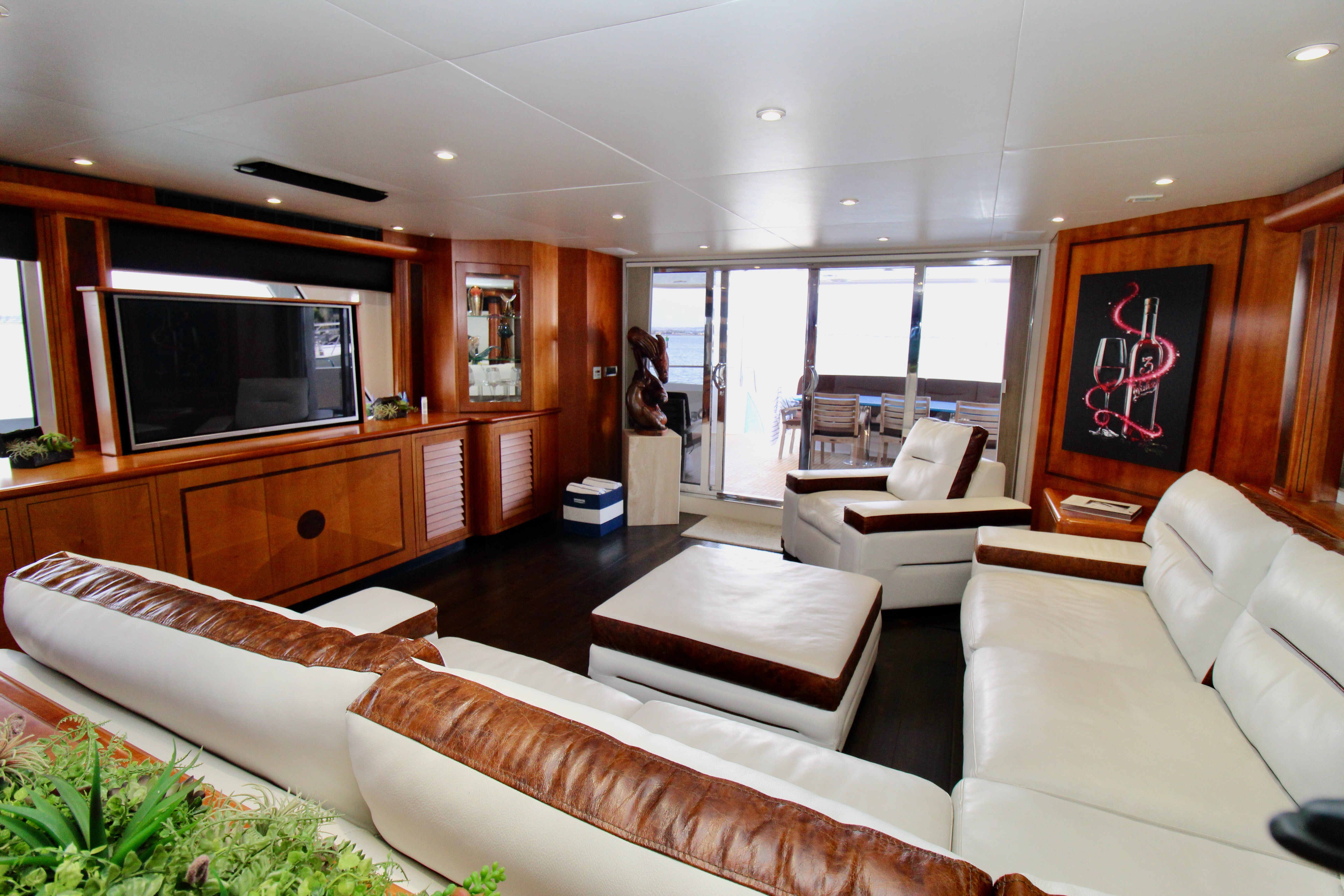 Aboard MY WAY a 102ft (31.37m) luxury motor yacht for Sale available with Fraser Yachts, built by CHEOY LEE in 2002