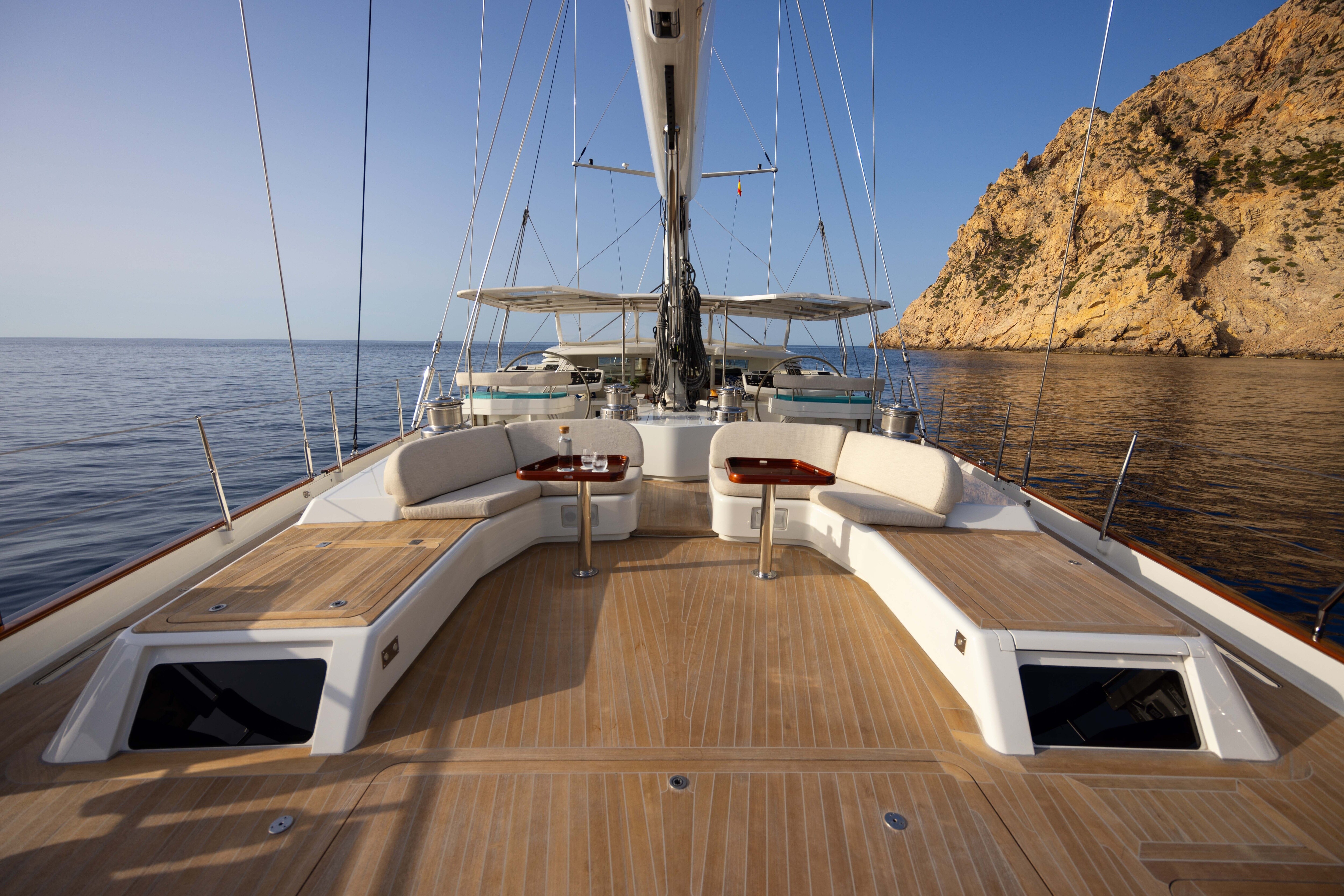 Aboard ANTARES a 131ft (40m) luxury sailing yacht for Sale available with Fraser Yachts, built by ROYAL HUISMAN in 2005