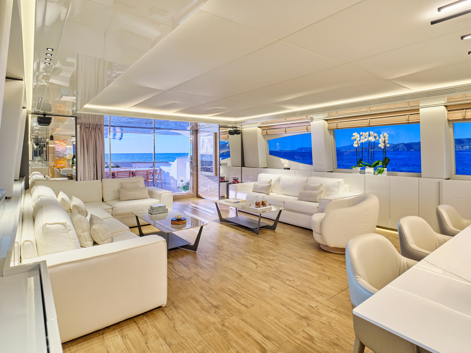 MAMMA MIA motor yacht for Charter by Fraser Yachts, built by MAIORA