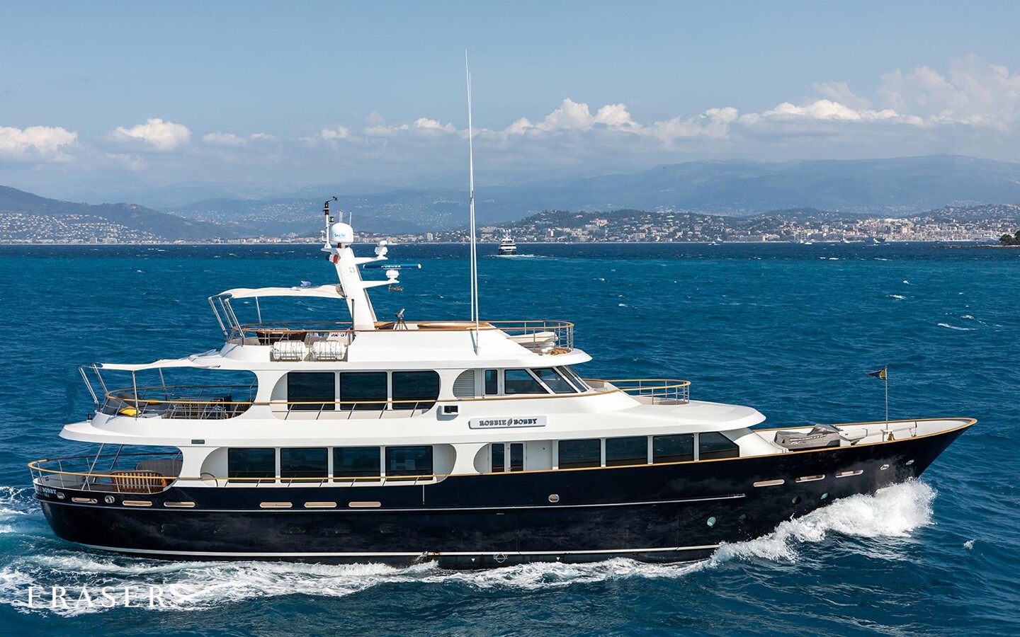 Aboard ROBBIE BOBBY a 109ft (33.5m) luxury motor yacht for Sale & Charter available with Fraser Yachts, built by LYNX YACHTS in 2013