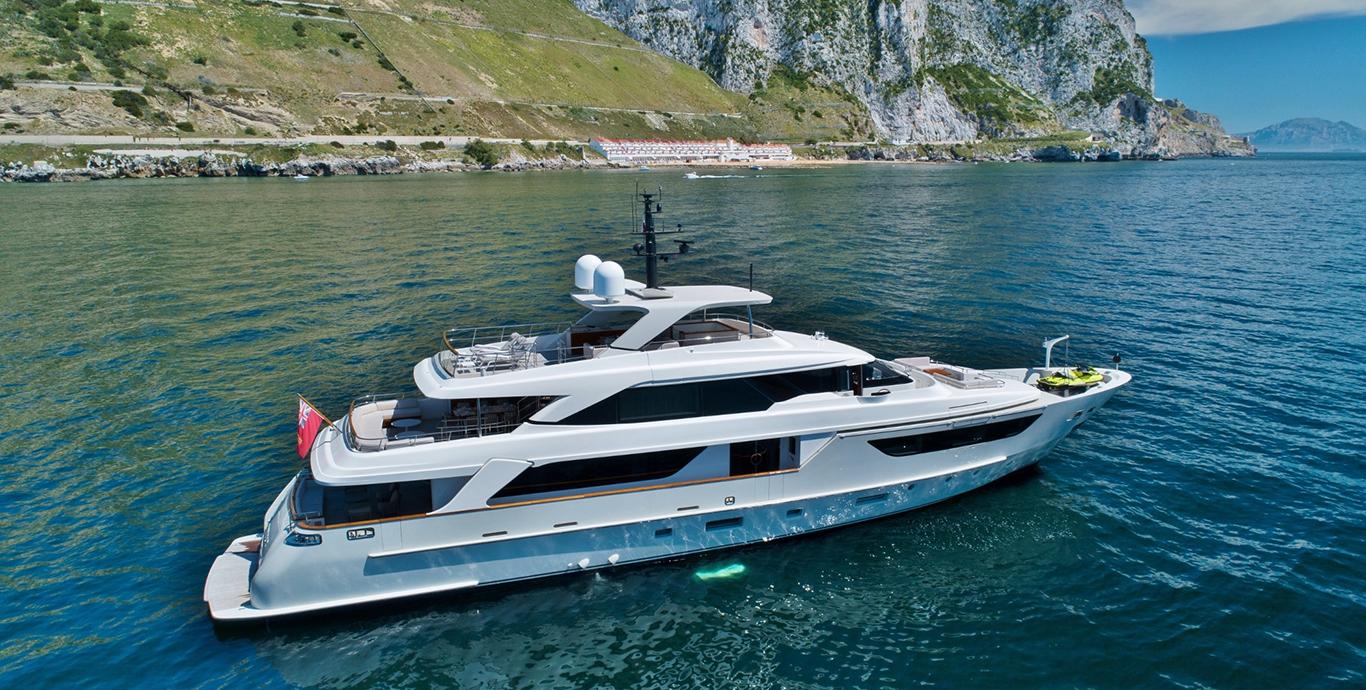 Aboard SUPERNOVA a 124ft (37.95m) luxury motor yacht , built by SANLORENZO in 2018