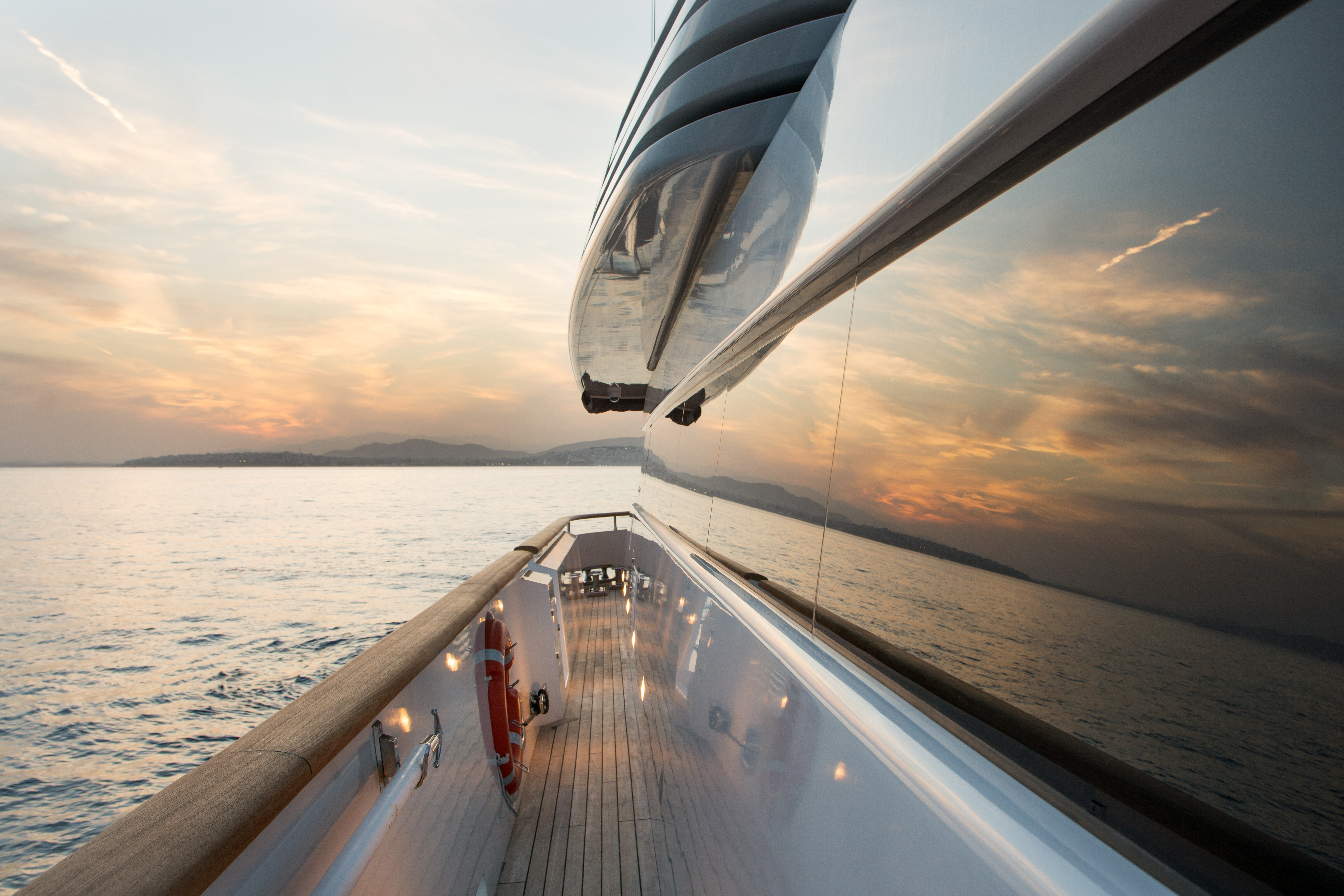 Aboard REGINA K a 105ft (32m) luxury motor yacht for Sale & Charter available with Fraser Yachts, built by CANTIERI DI PISA in 2008