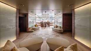 https://media.fraseryachts.com/Yachts/Y729_MC_MC/images/yachtfolio/loon-beach-club_368609-U3VplR7N.jpg?vh=9188df&w=310