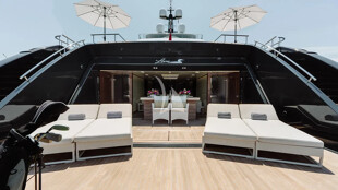 https://media.fraseryachts.com/Yachts/Y729_MC_MC/images/yachtfolio/loon-beach-club_368616-aZjJZRFY.jpg?vh=77c8a0&w=310