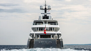 https://media.fraseryachts.com/Yachts/Y729_MC_MC/images/yachtfolio/loon-loon-221-68m_368599-ZPCL4SrQ.jpg?vh=e53e32&w=310