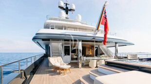 https://media.fraseryachts.com/Yachts/Y729_MC_MC/images/yachtfolio/loon-main-deck-aft_368636-Qc3LpRHM.jpg?vh=43a7e3&w=310
