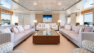 https://media.fraseryachts.com/Yachts/Y729_MC_MC/images/yachtfolio/loon-main-deck-salon_368648-QjAn8yW4.jpg?vh=64f3c0&w=310