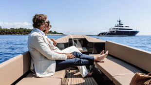 https://media.fraseryachts.com/Yachts/Y729_MC_MC/images/yachtfolio/loon-tender_368666-m6nFVnSH.jpg?vh=73d8e8&w=310