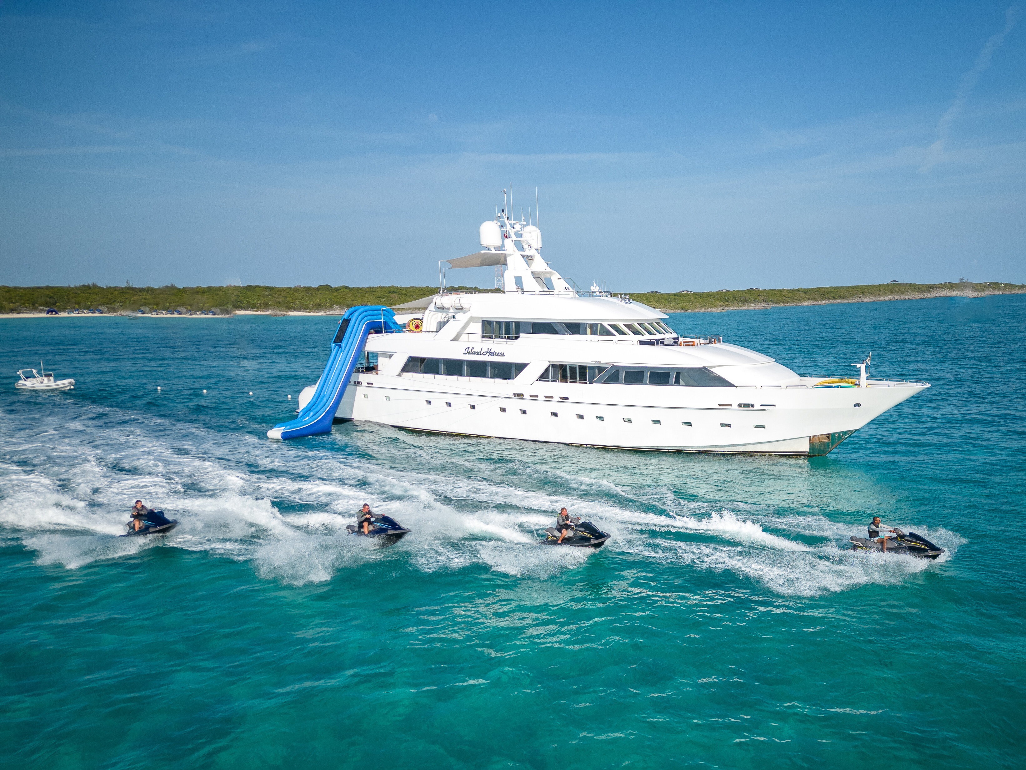 Aboard ISLAND HEIRESS a 145ft (44.2m) luxury motor yacht for Sale & Charter available with Fraser Yachts, built by CHEOY LEE in 1996