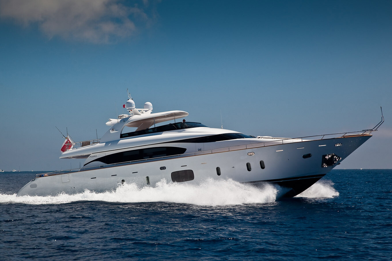 Aboard DADDY'S DREAM 888 a 94ft (28.7m) luxury motor yacht , built by MAIORA in 2012