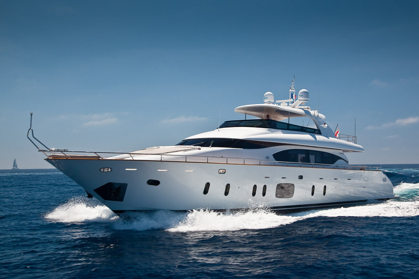 Aboard DADDY'S DREAM 888 a 94ft (28.7m) luxury motor yacht , built by MAIORA in 2012