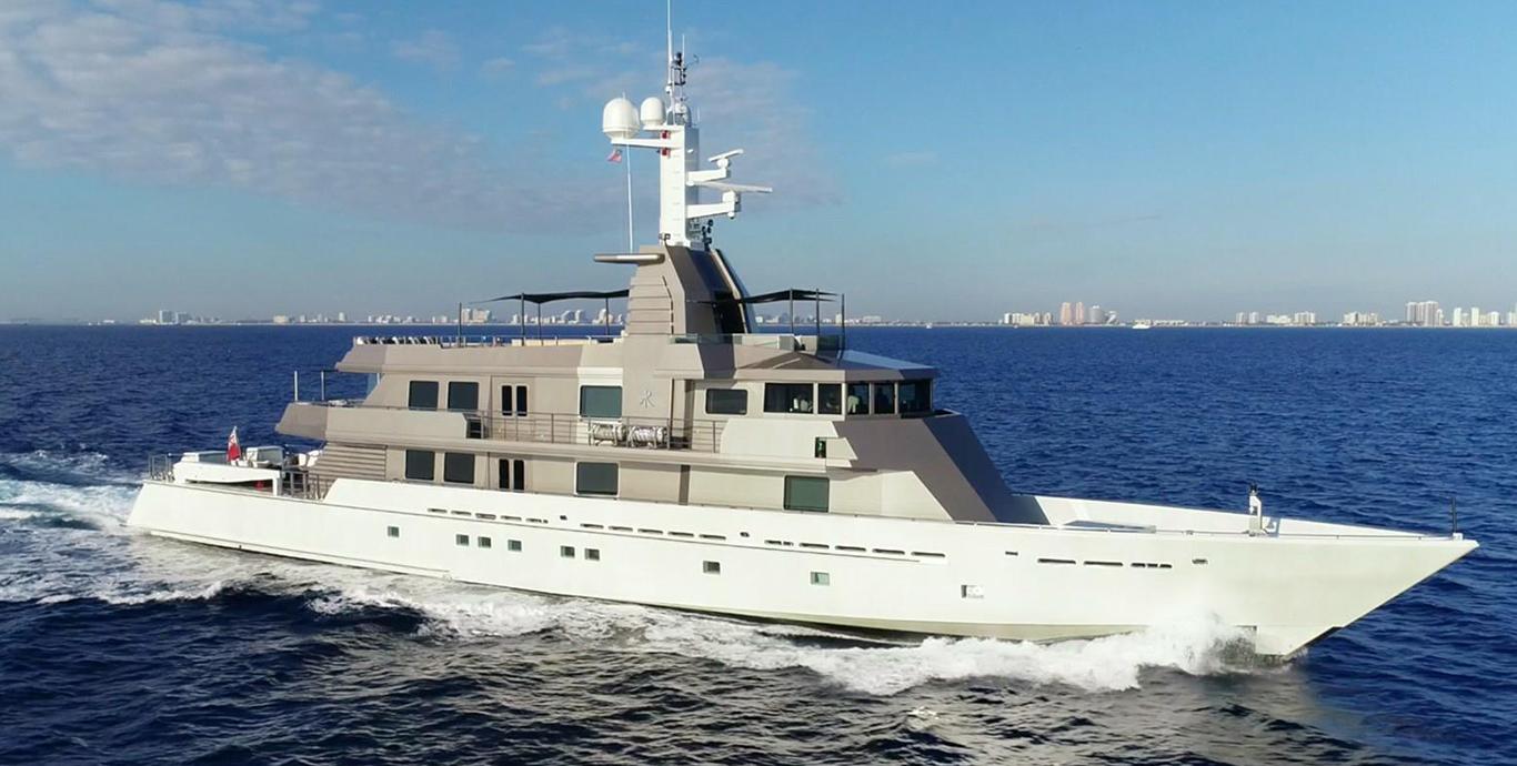 Aboard MIZU a 174ft (53.04m) luxury motor yacht , built by OCEANFAST YACHTS in 2004