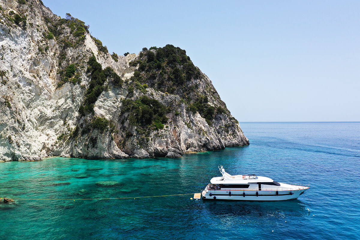 Aboard ACIONNA a 84ft (25.6m) luxury motor yacht for Charter available with Fraser Yachts, built by SANLORENZO in 2004