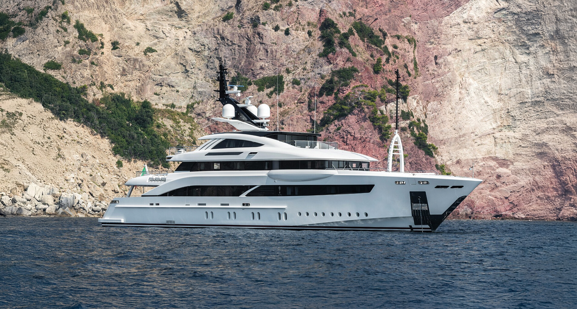 FLORENTIA motor yacht for Sale by Fraser Yachts, built by ROSSINAVI