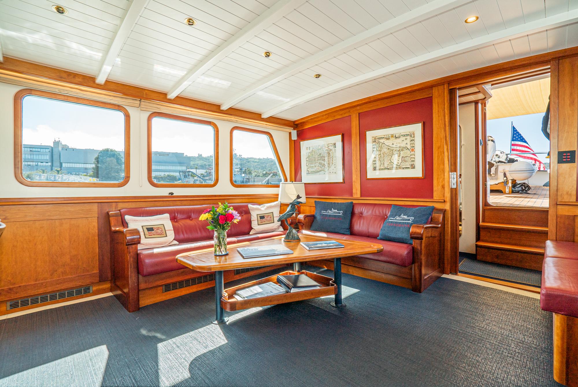 003 Salon looking aft VANREBANK 78'1965-2007 Molenaar 79 VARNEBANK-037-4SdI8ohM.jpg