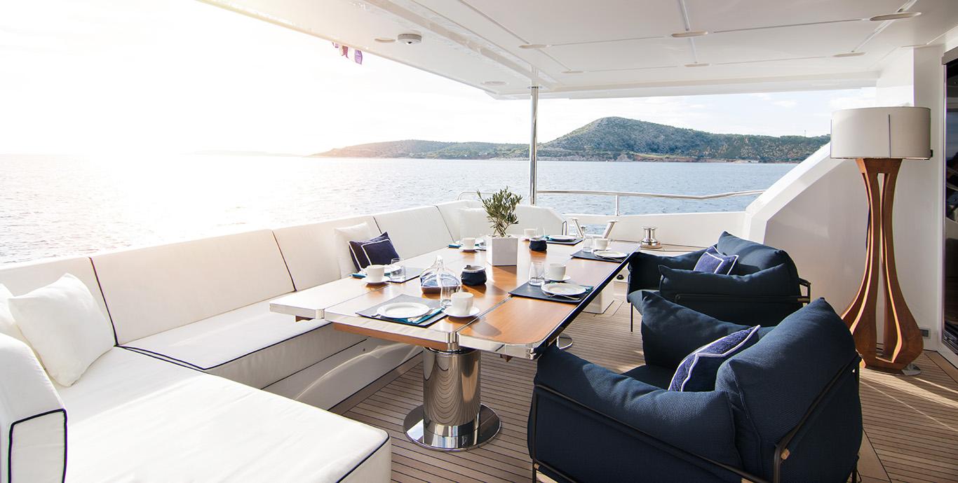Aboard MEMORIES TOO a 95ft (29.1m) luxury motor yacht , built by AZIMUT in 2019